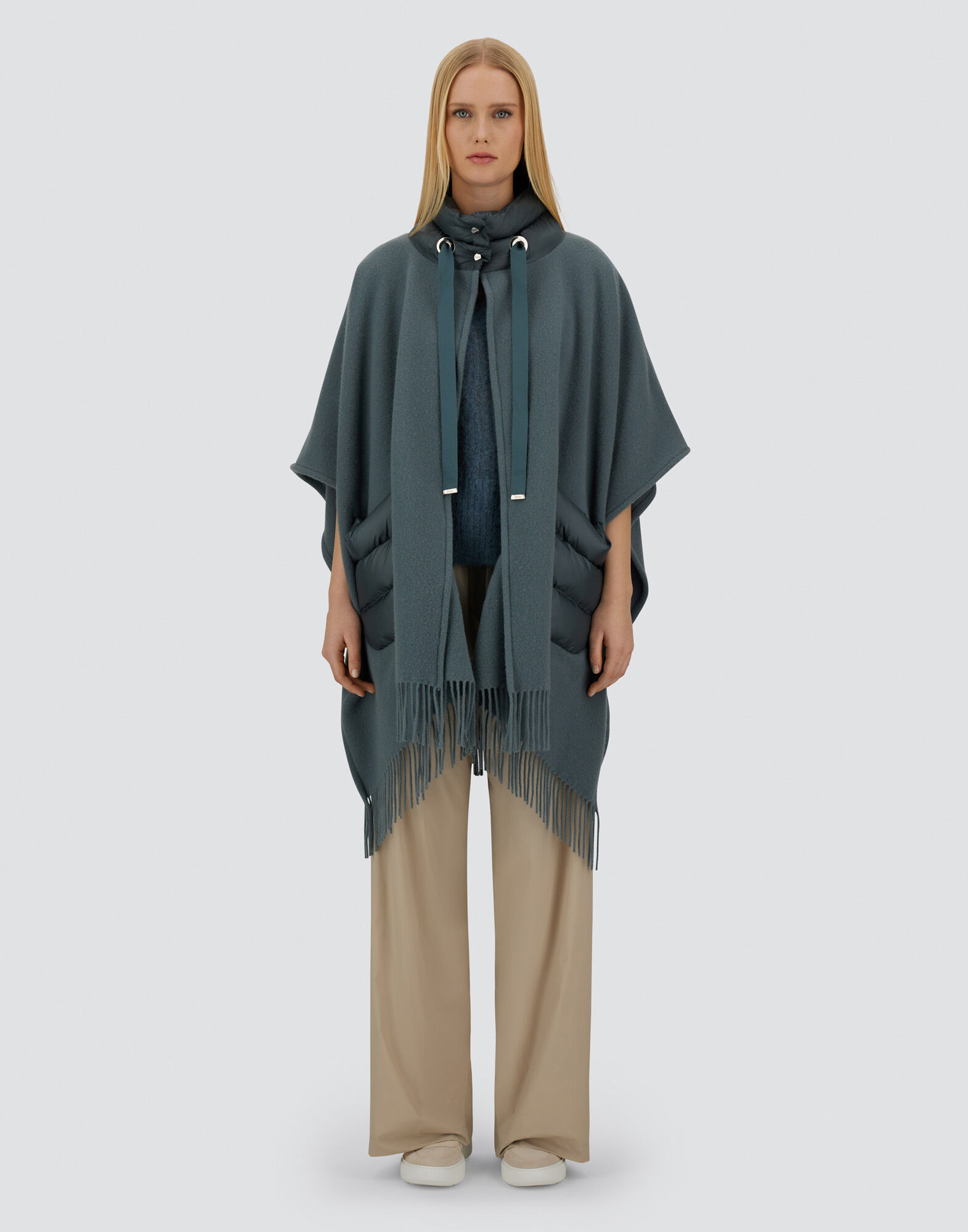 RESORT PONCHO IN WARMY & NYLON ULTRALIGHT