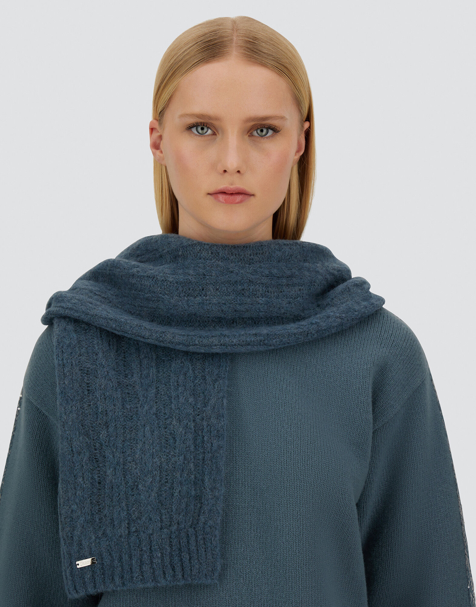 RESORT SCARF IN CABLE KNIT ALPACA WOOL