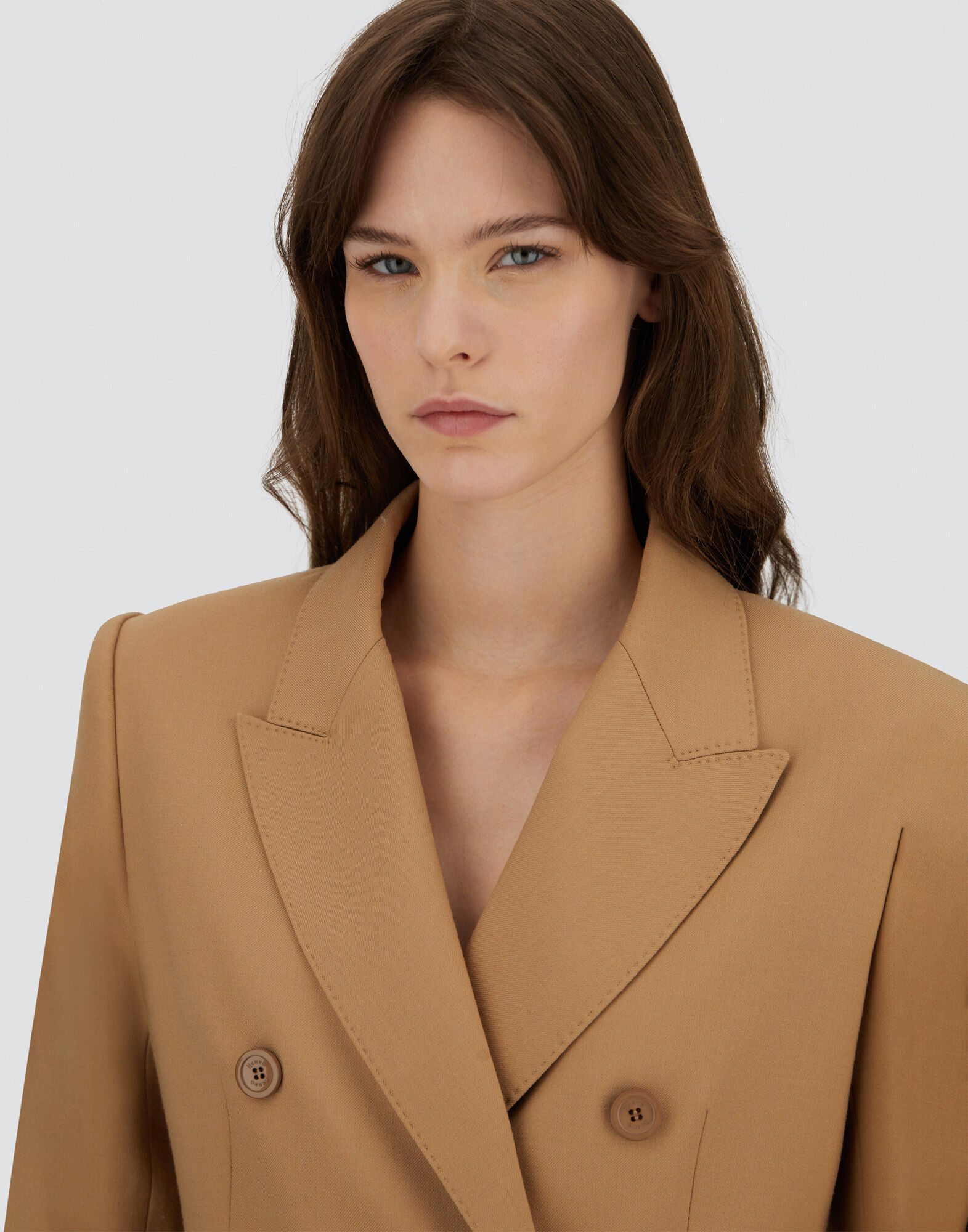 DOUBLE-BREASTED BLAZER IN FLUID WOOL