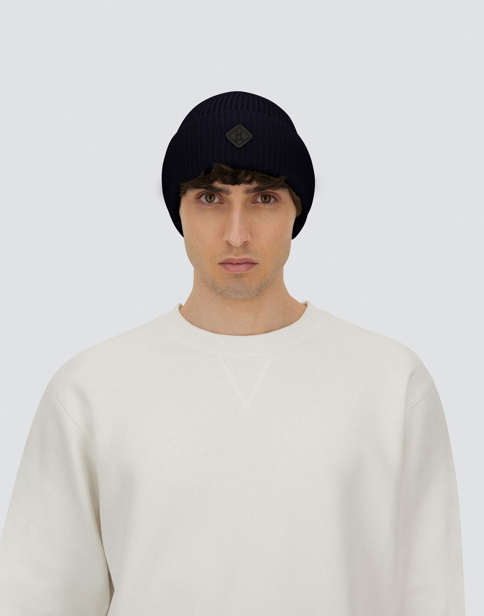 BEANIE IN RIBBED MERINO WOOL