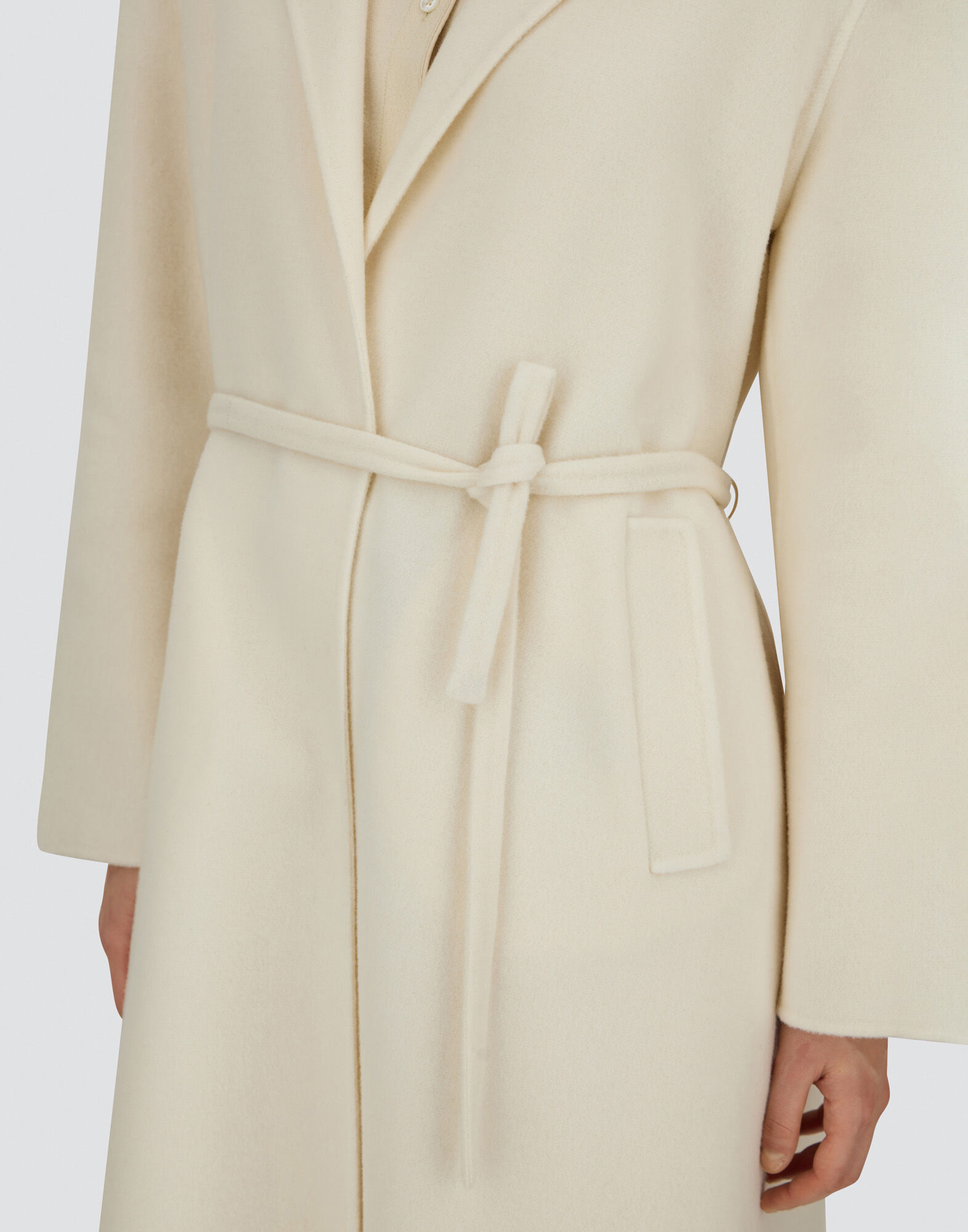 BELTED COAT IN NEW MODERN WOOL