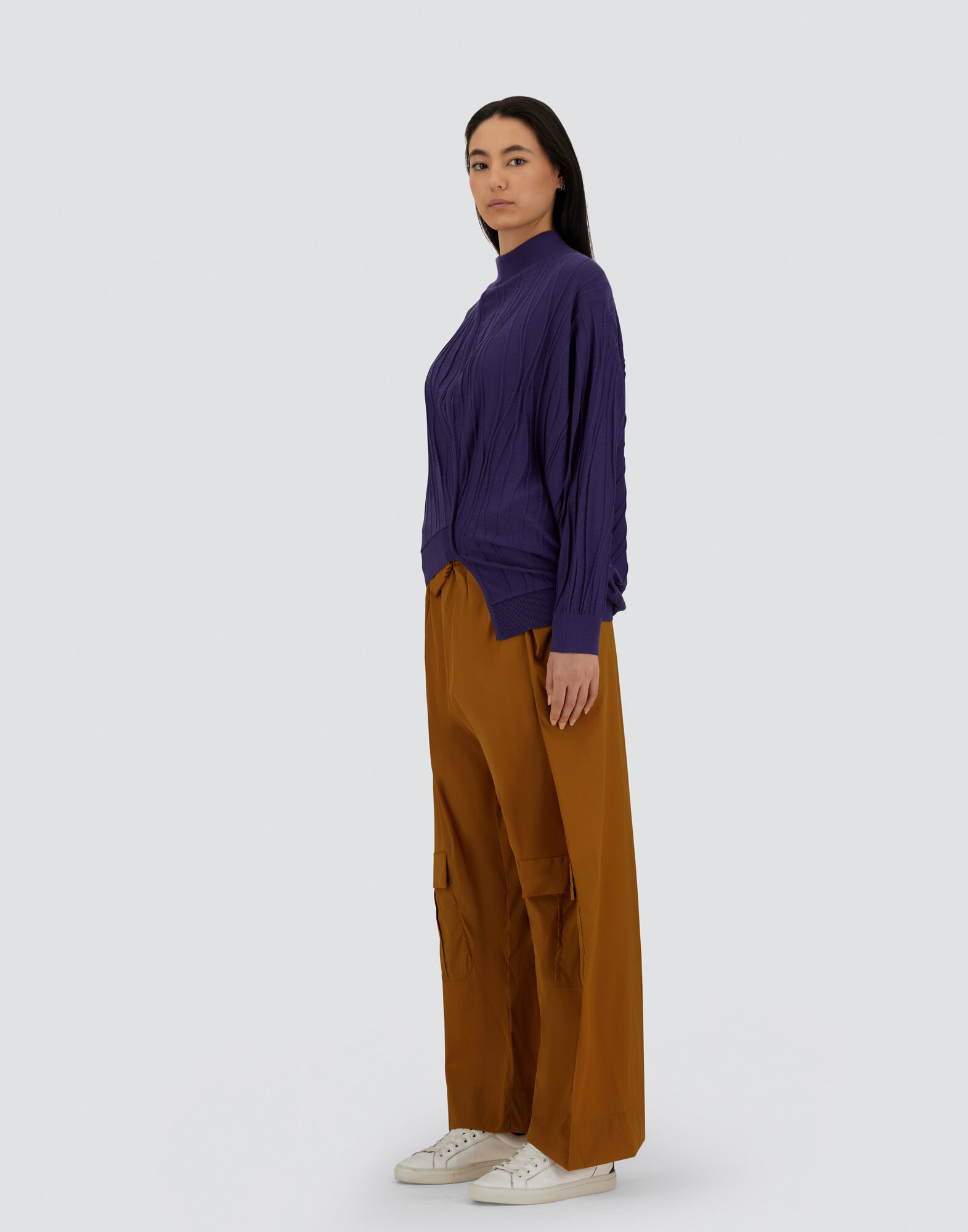GLOBE TROUSERS IN ECO COTTON FEEL