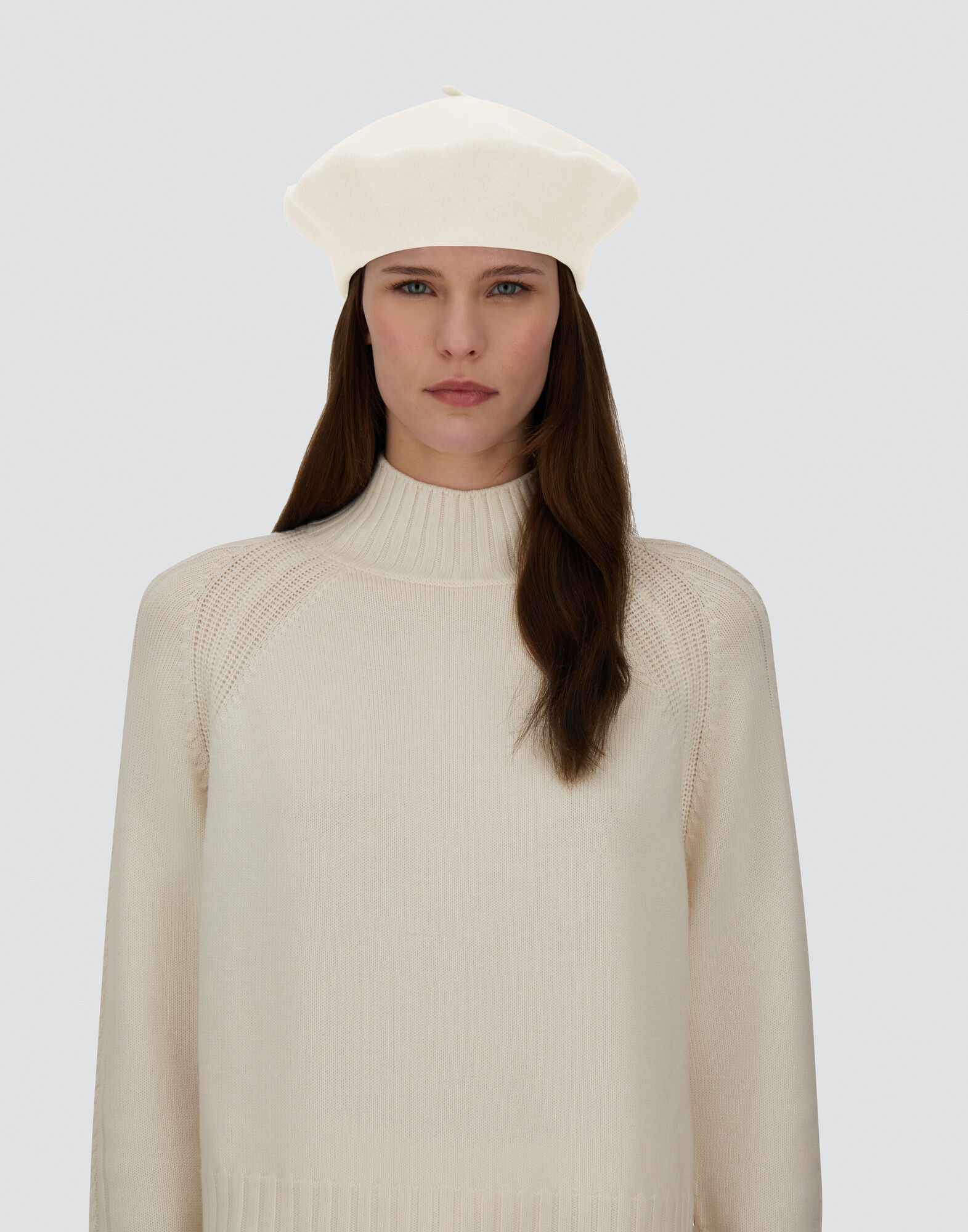 HAT IN PURE WOOL