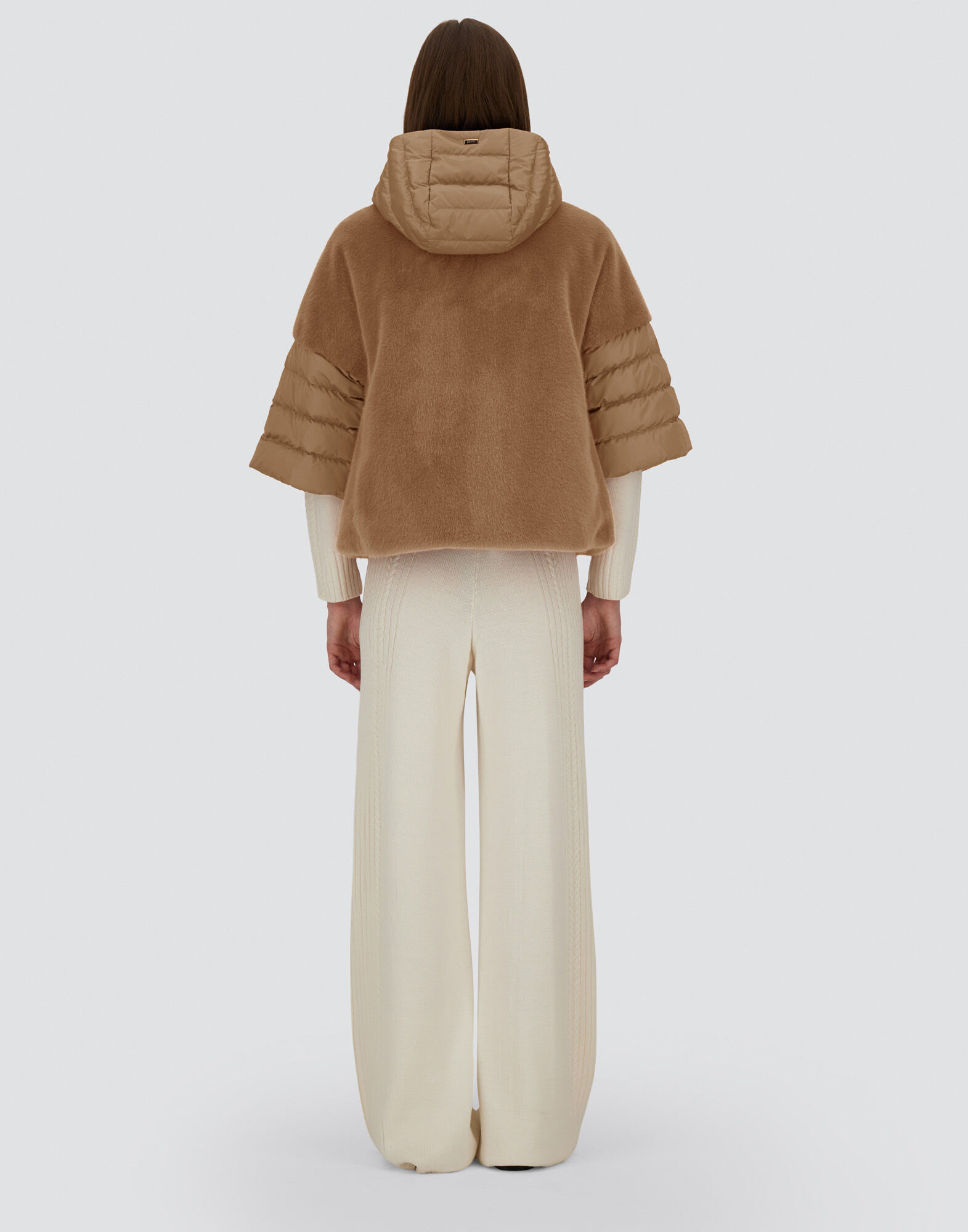 CAPE IN SATIN AND LADY ALTERNATIVE FUR