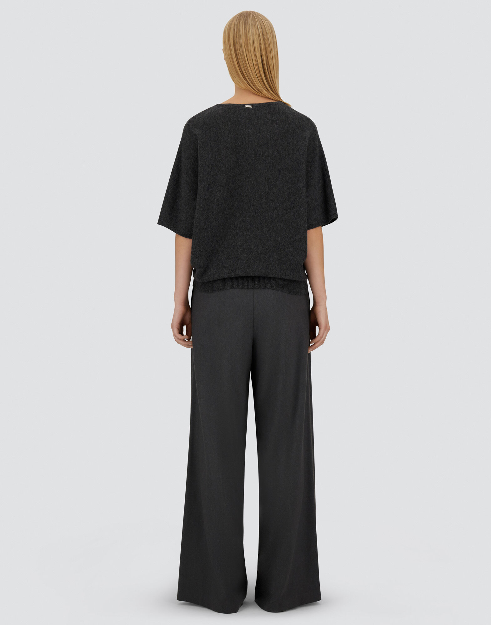 RESORT T-SHIRT IN LIGHT CASHMERE KNIT