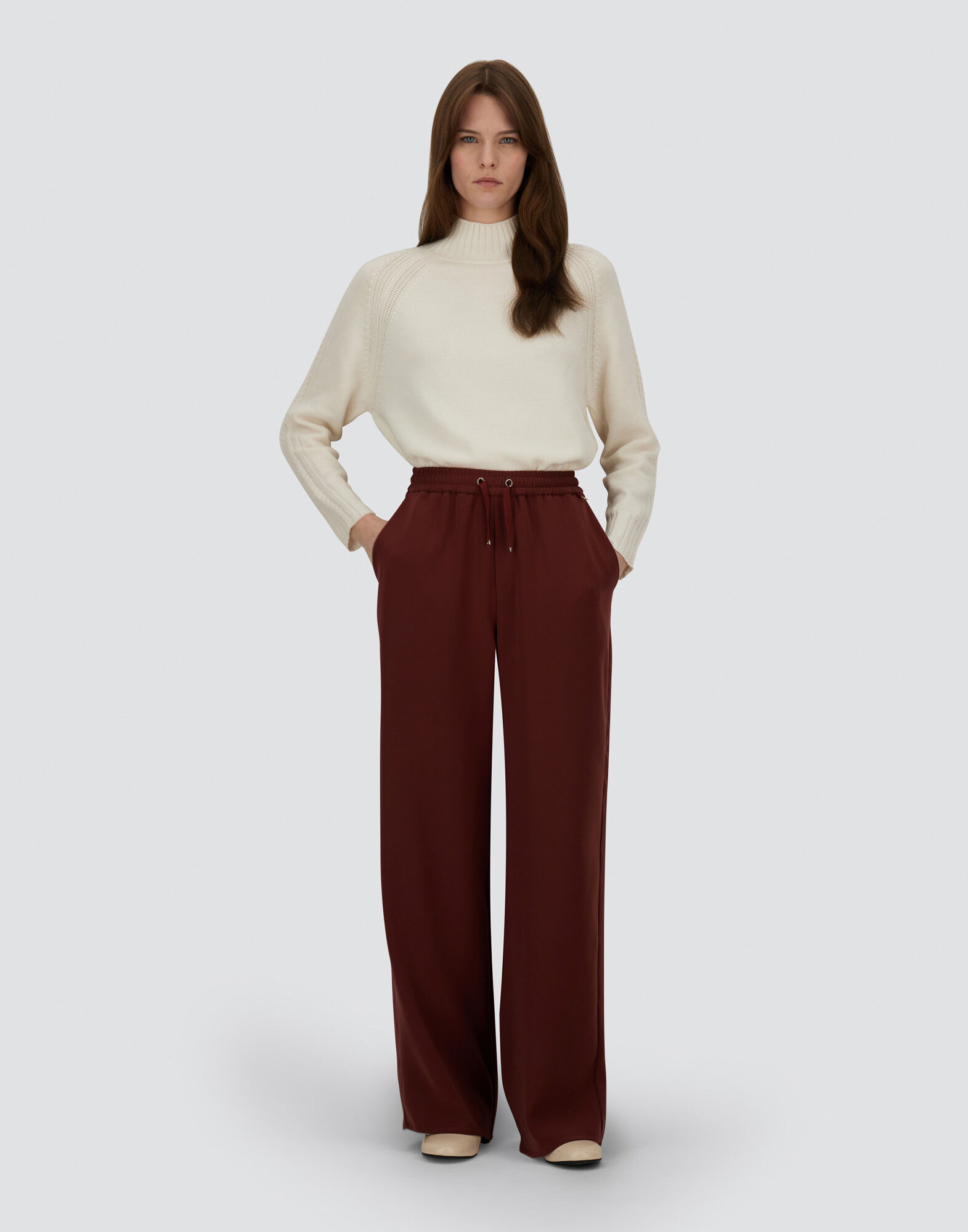 TROUSERS IN MATT CREPE SATIN