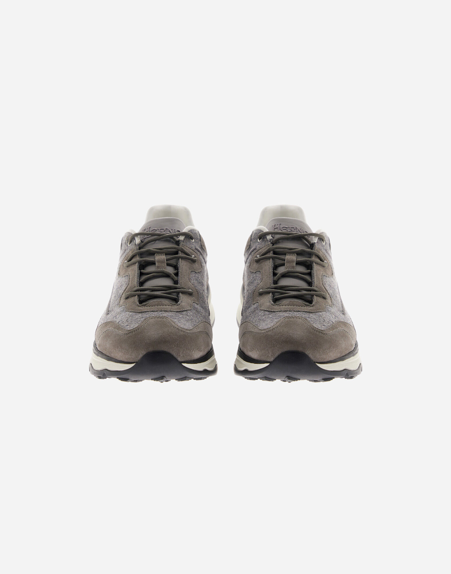 RUNNING TRAINERS IN SUEDE AND FLANNEL