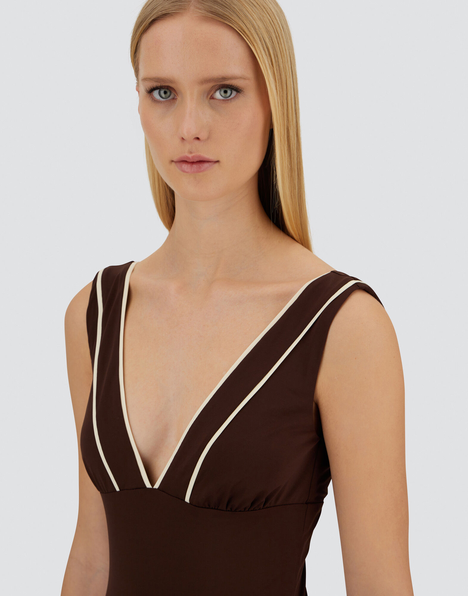 RESORT ONE-PIECE SWIMSUIT IN COMFORT LYCRA