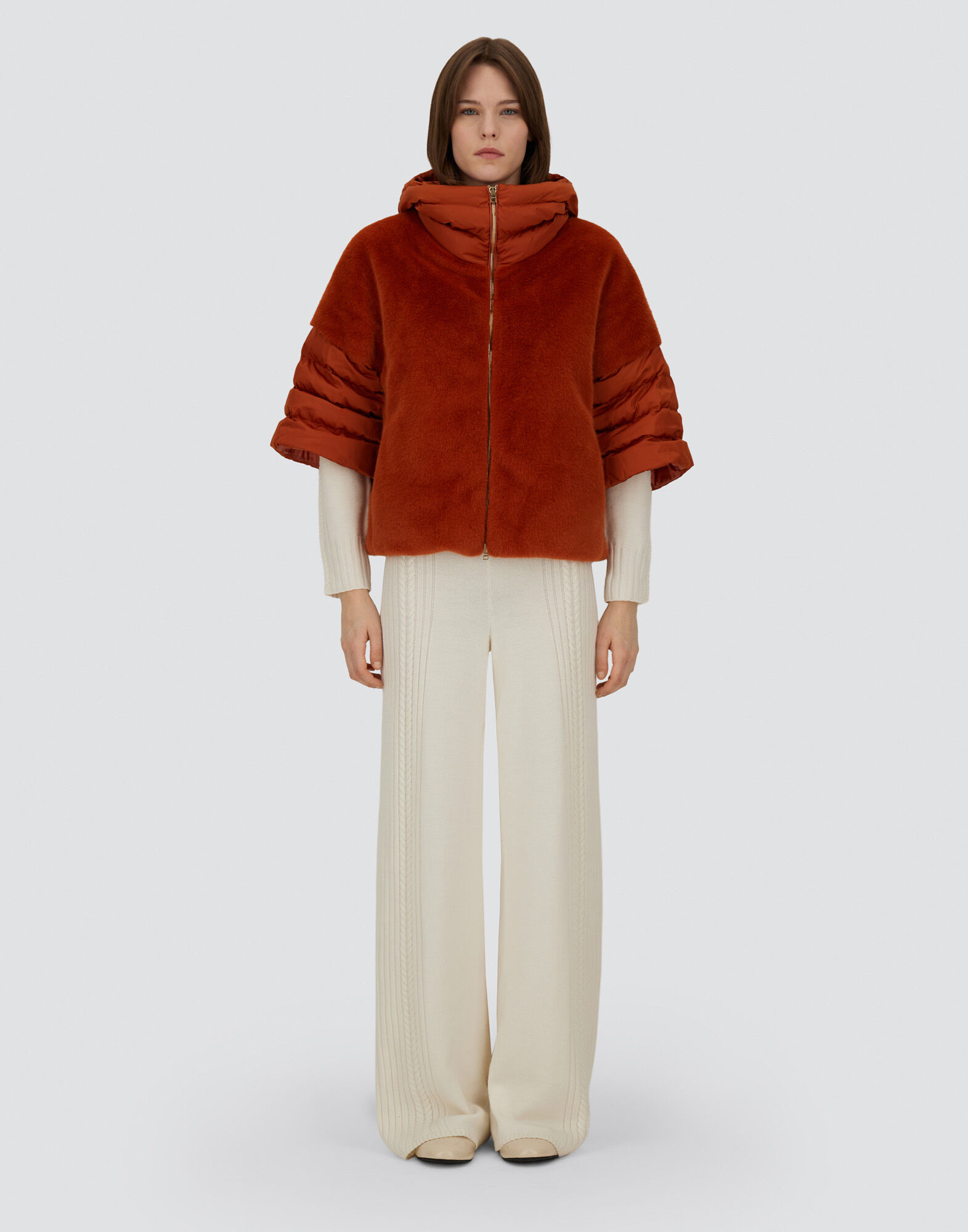 CAPE IN SATIN AND LADY ALTERNATIVE FUR