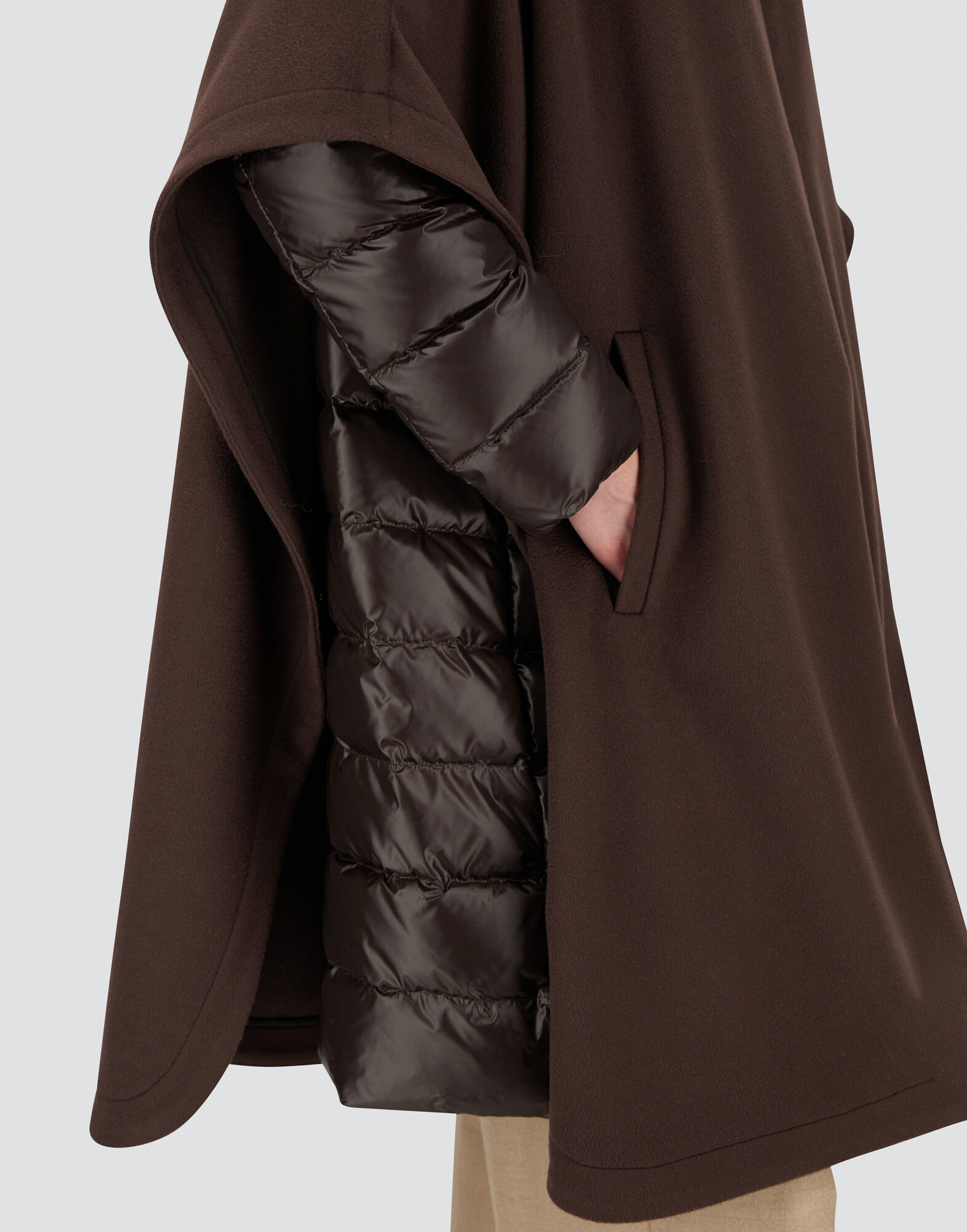 PONCHO IN LUXURY WOOL AND NYLON ULTRALIGHT
