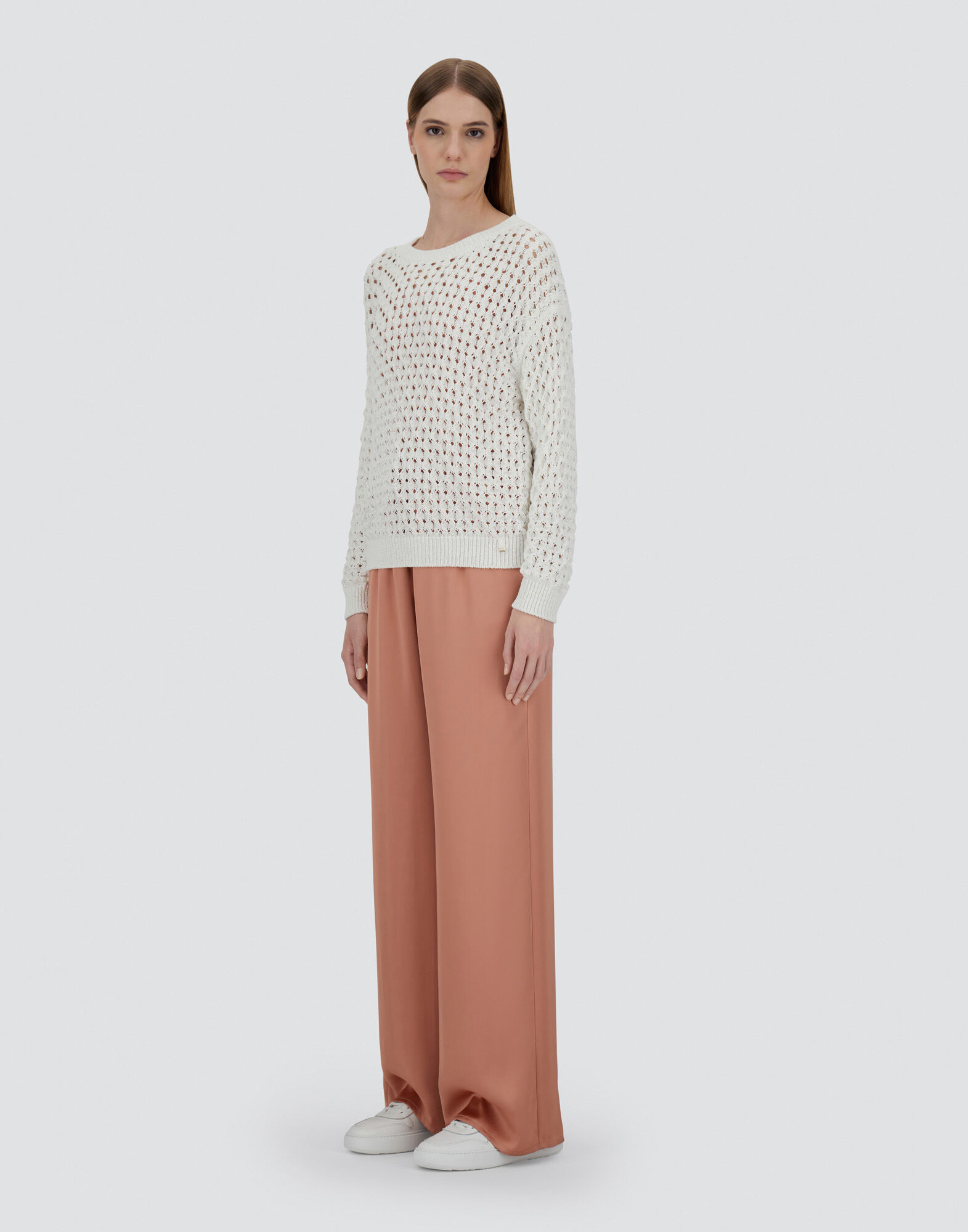 SWEATER IN CROCHET EFFECT