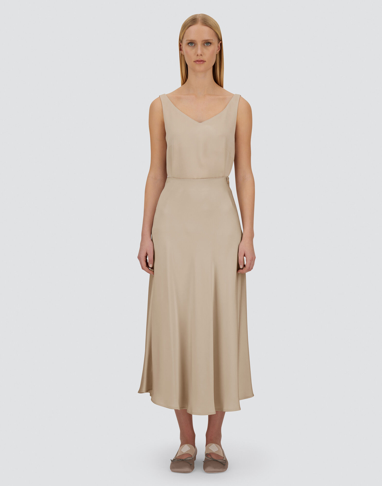 RESORT SKIRT IN ENVERS SATIN