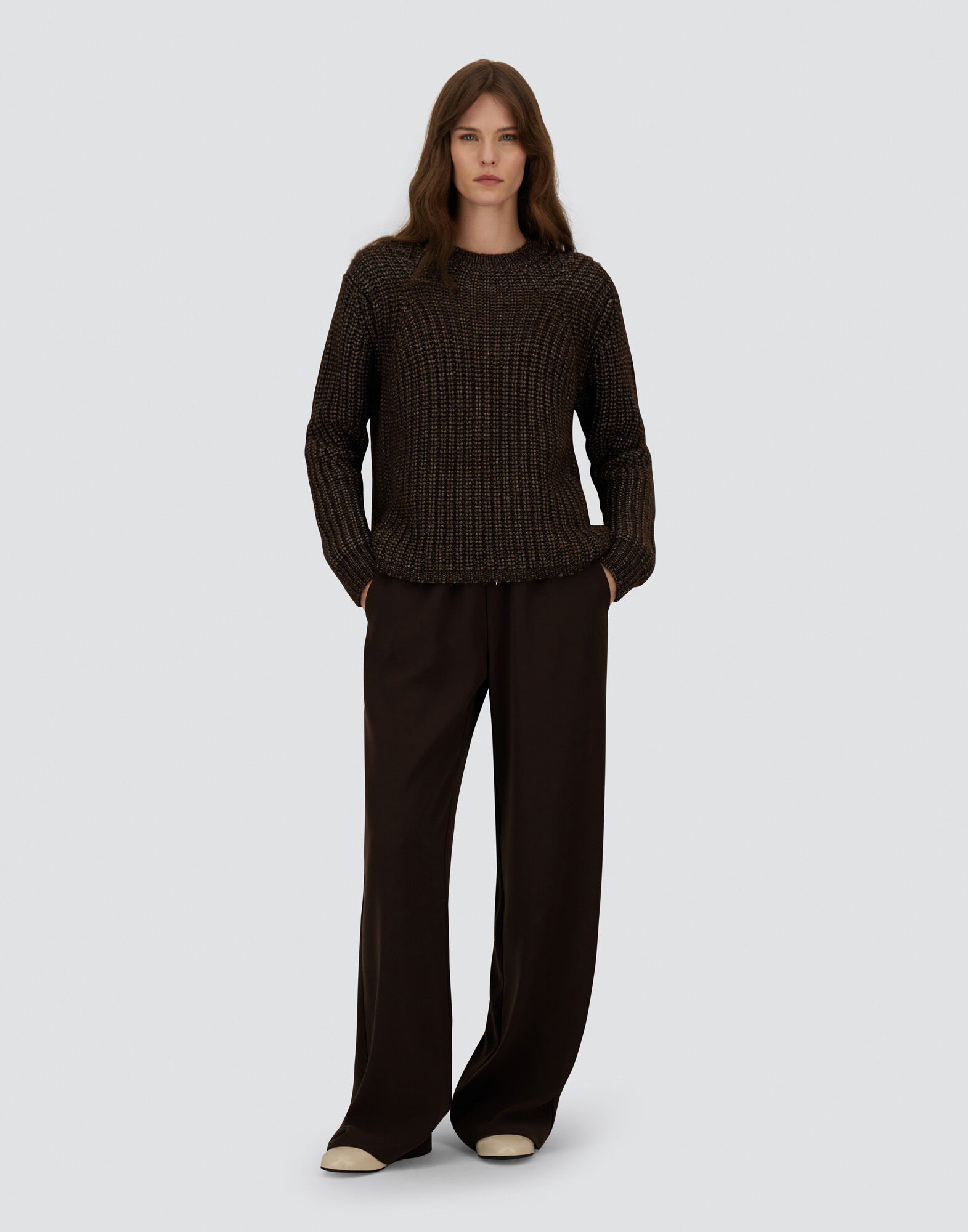 TROUSERS IN MATT CREPE SATIN