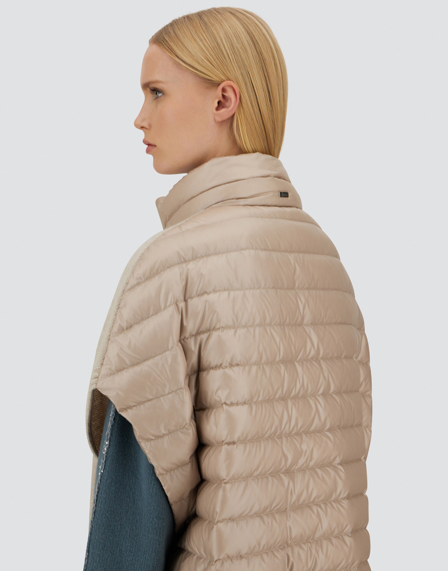 RESORT PONCHO IN KNIT & NYLON ULTRALIGHT