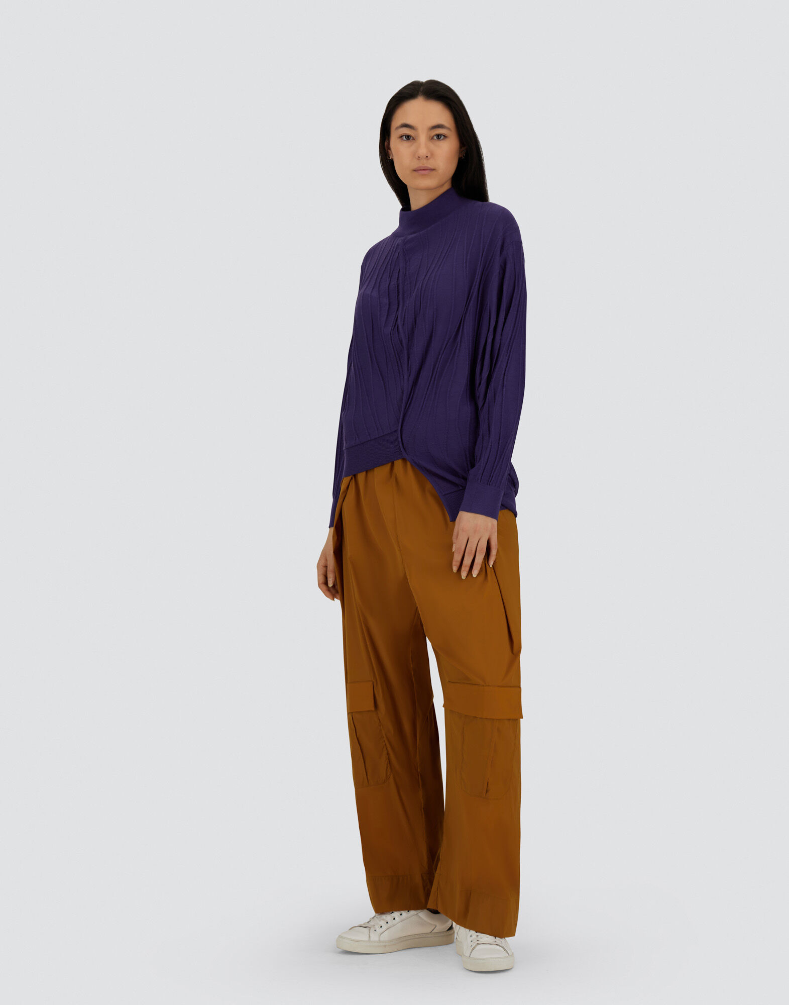 GLOBE TROUSERS IN ECO COTTON FEEL
