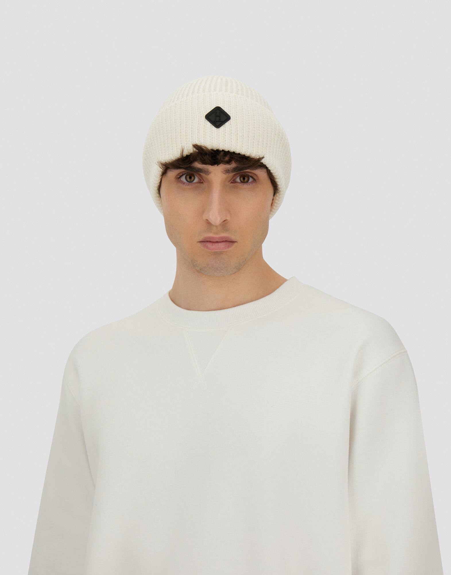 BEANIE IN RIBBED MERINO WOOL