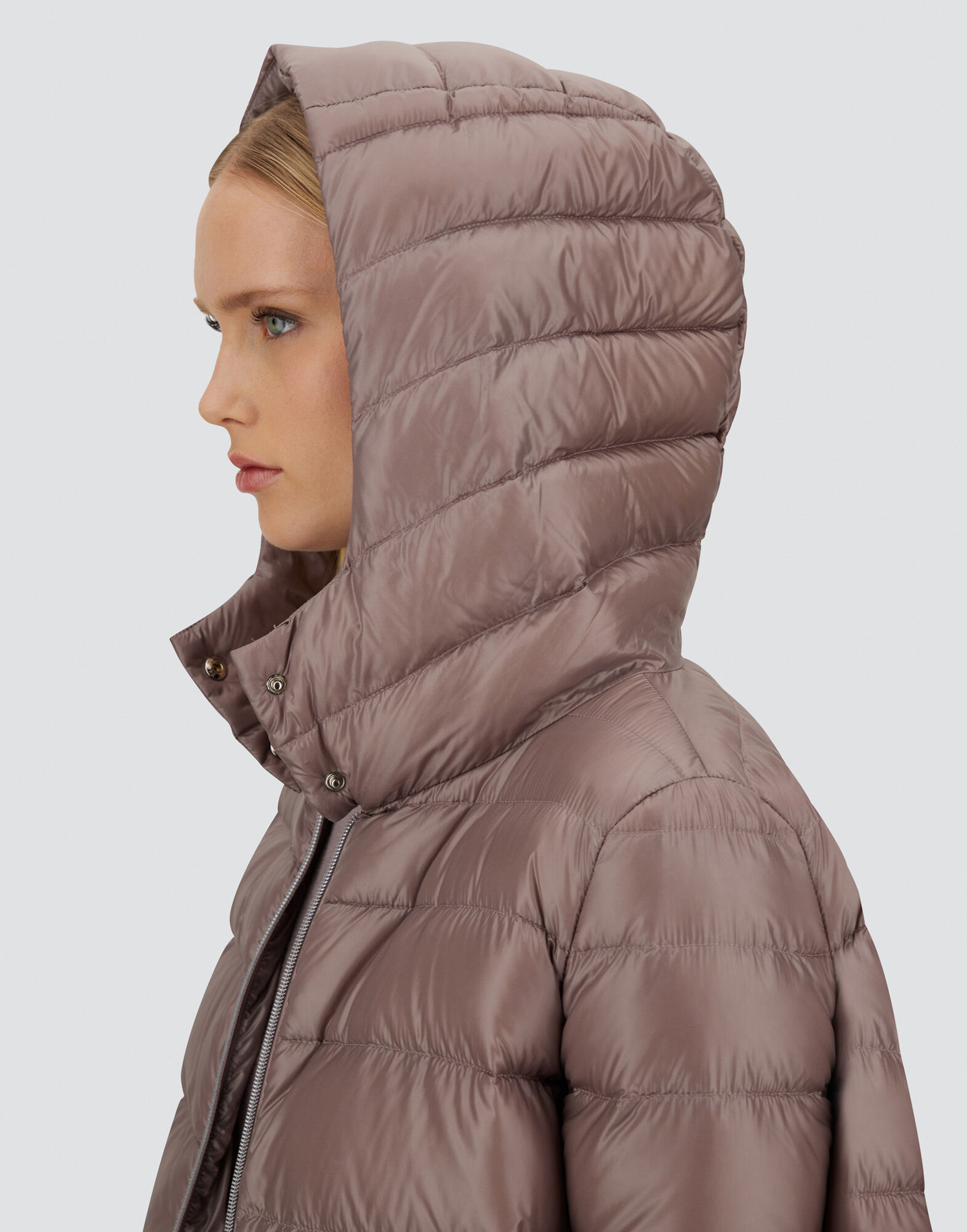 RESORT BOMBER JACKET IN NYLON ULTRALIGHT