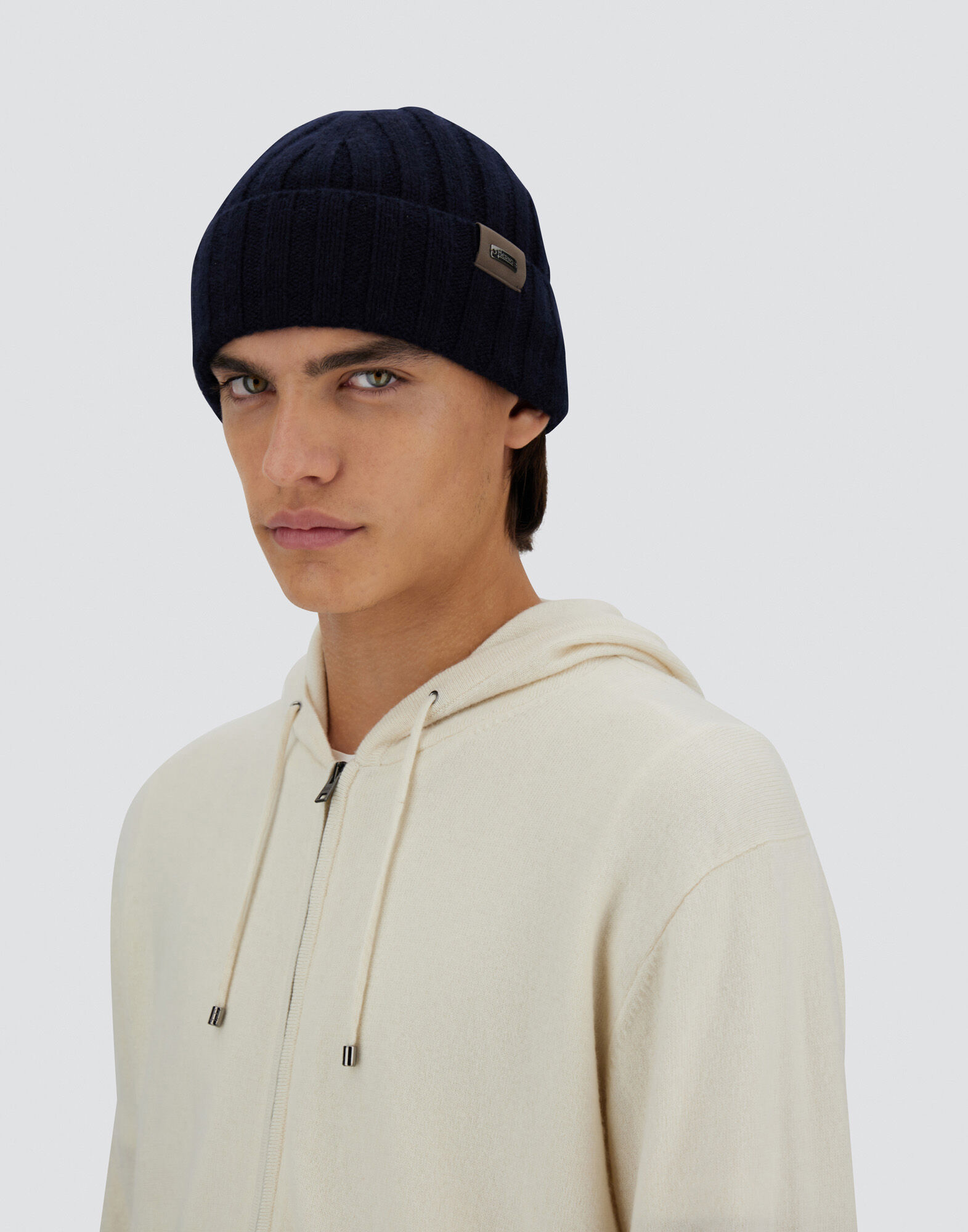 CASHMERE AND ALCANTARA BEANIE
