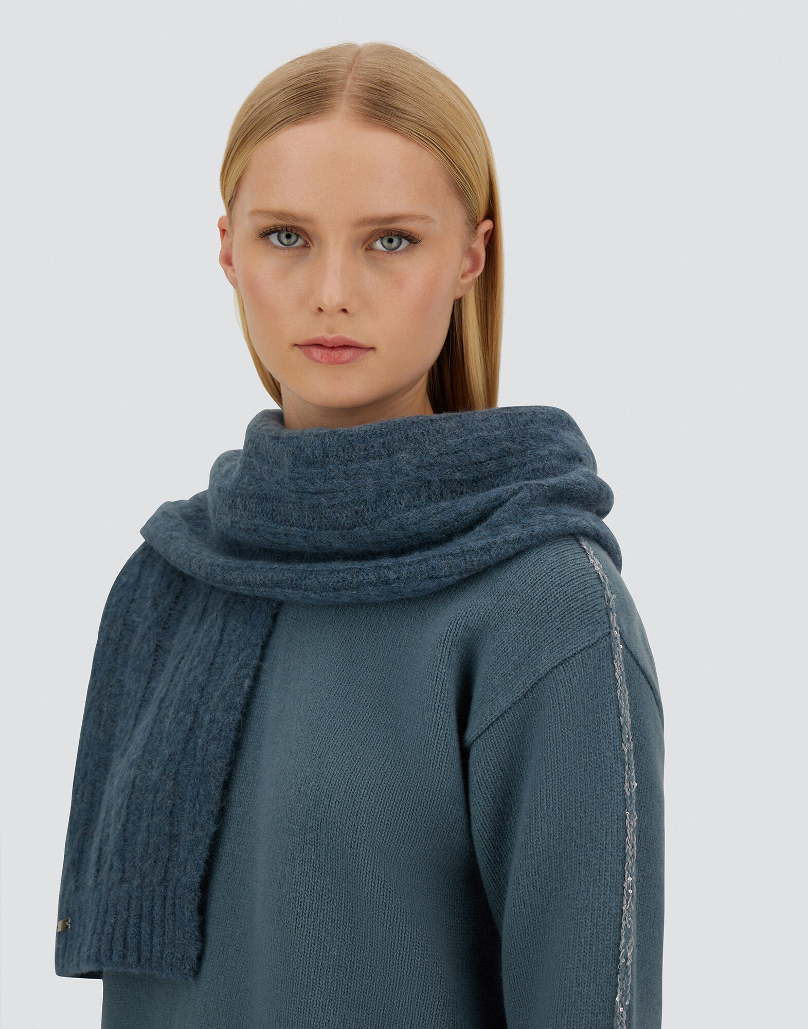 RESORT SCARF IN CABLE KNIT ALPACA WOOL