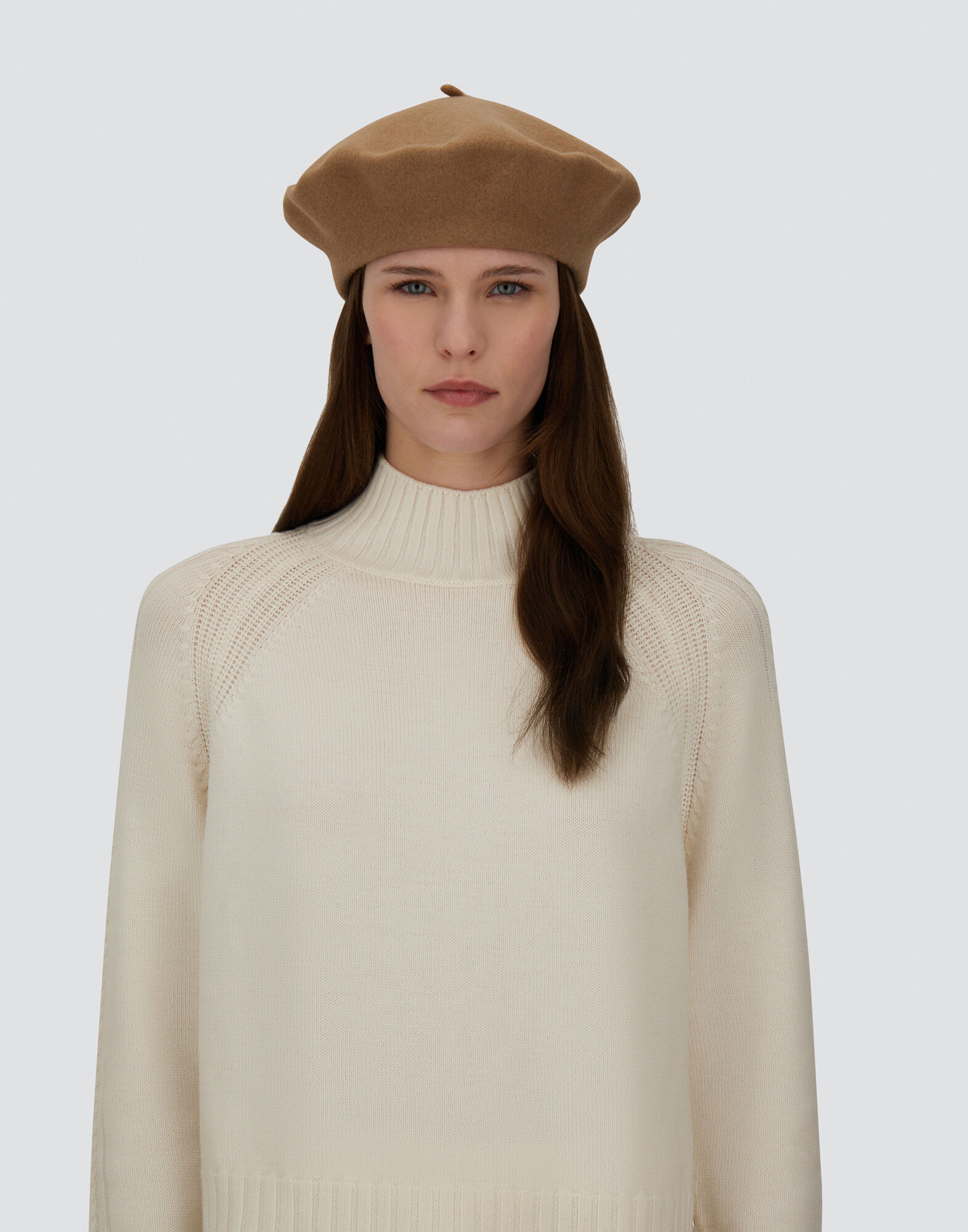HAT IN PURE WOOL
