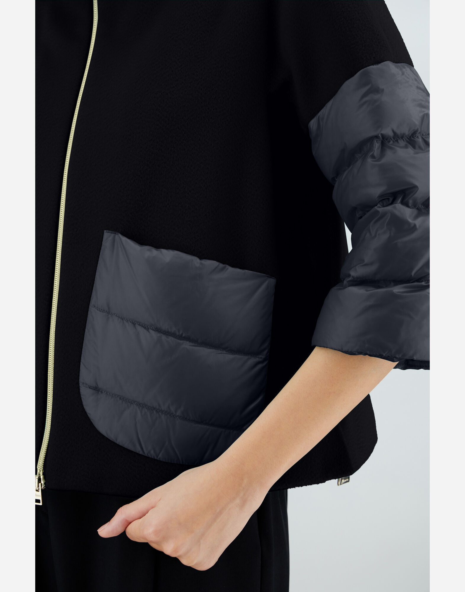 CAPE IN NEW CASHMERE AND NYLON ULTRALIGHT