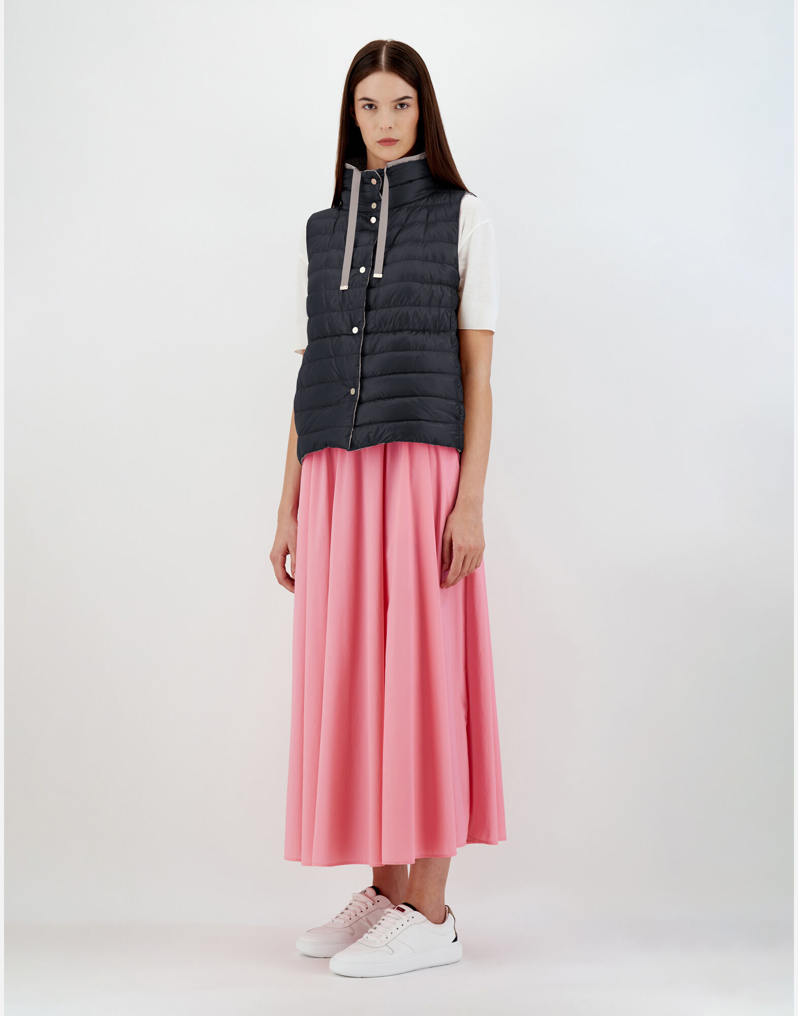 REVERSIBLE SLEEVELESS JACKET IN NYLON ULTRALIGHT