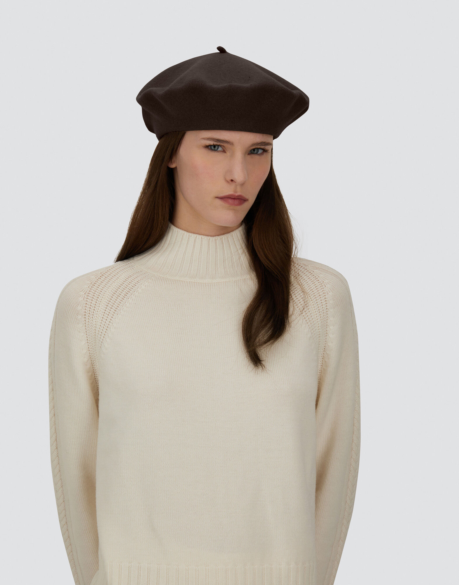 HAT IN PURE WOOL