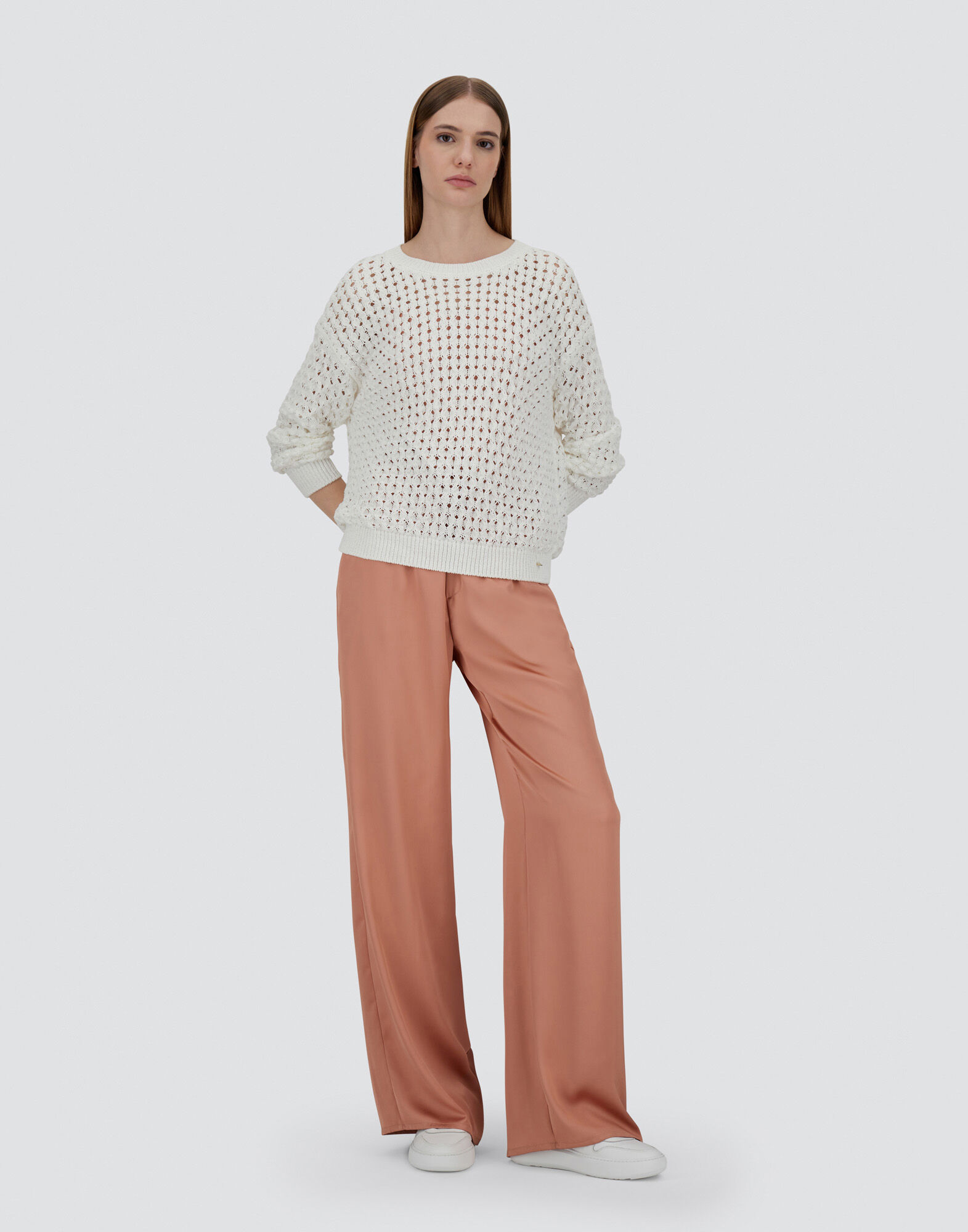 SWEATER IN CROCHET EFFECT
