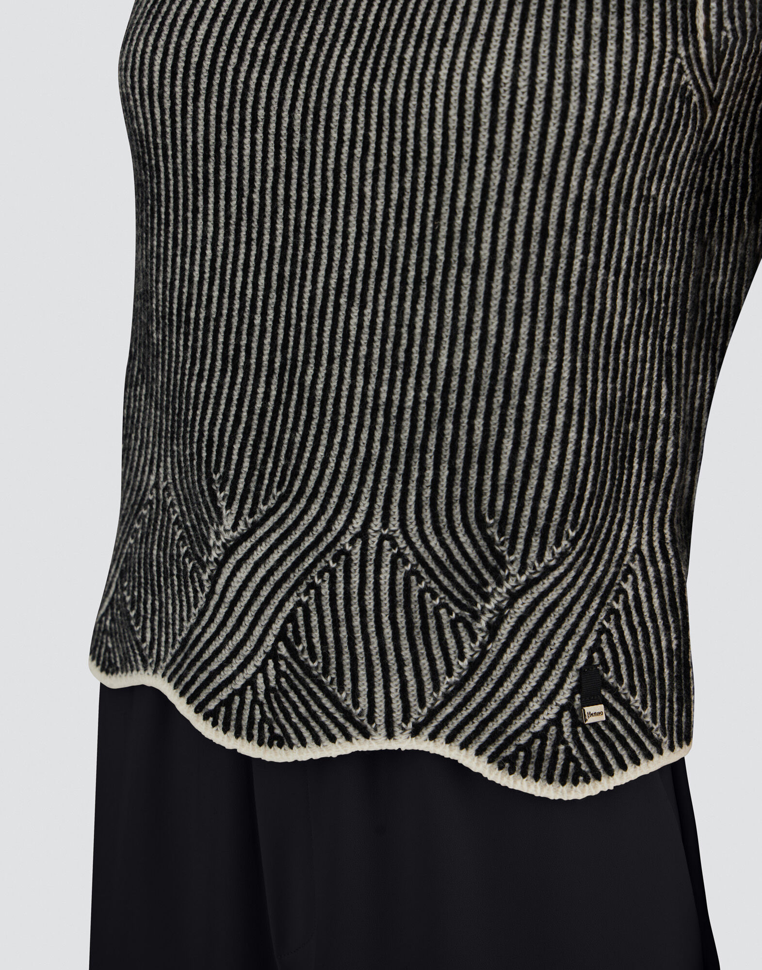 VEST IN TWO-TONE VANIS WOOL