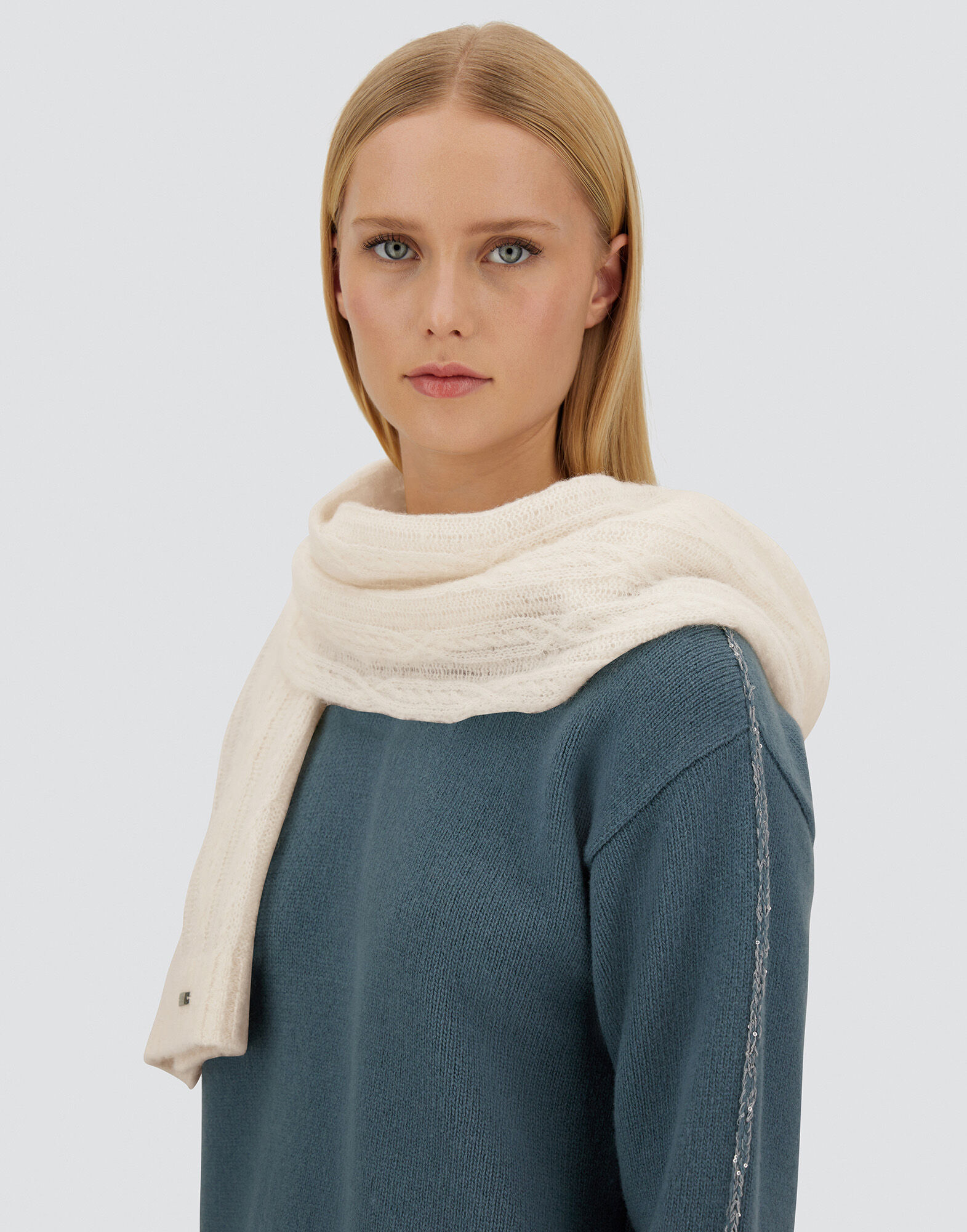 RESORT SCARF IN CABLE KNIT ALPACA WOOL