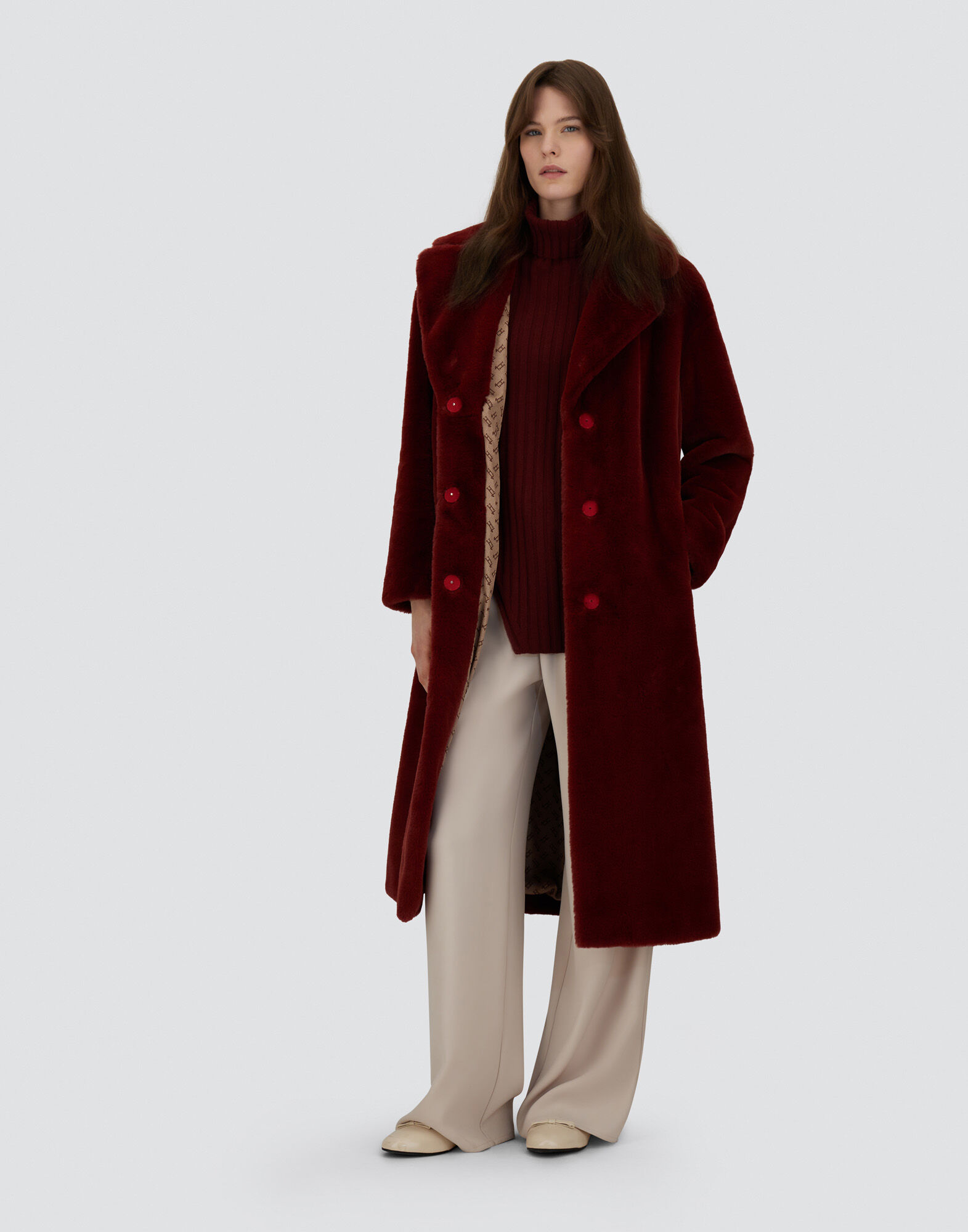 COAT IN SOFT ALTERNATIVE FUR