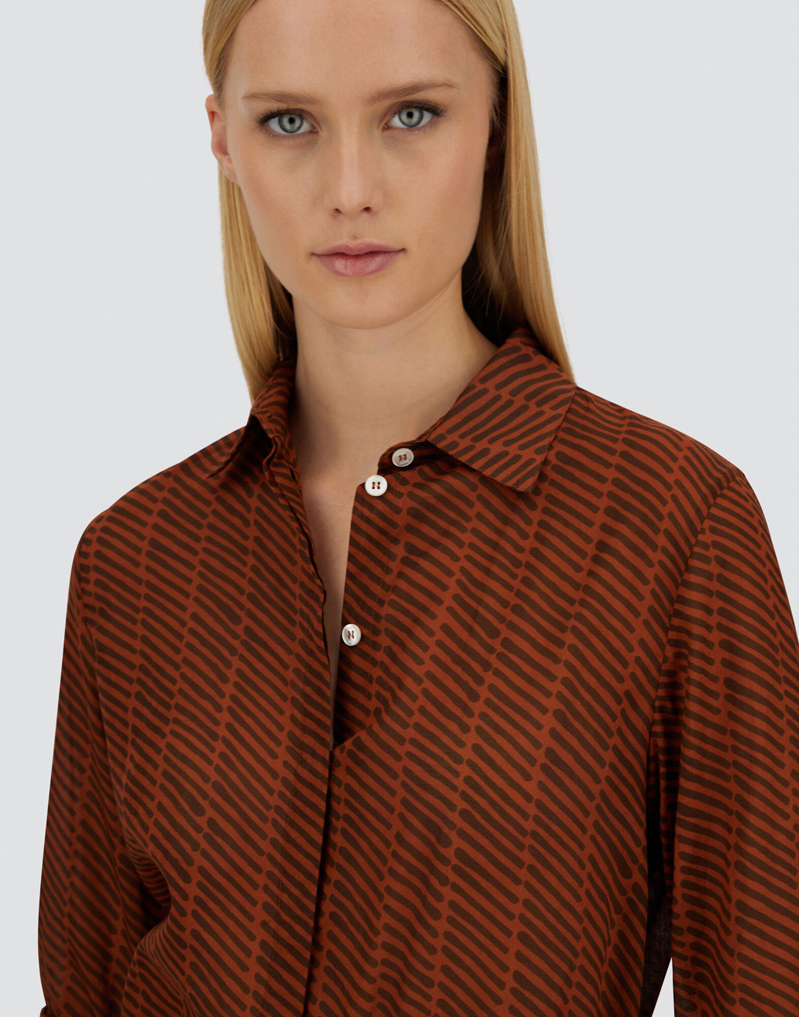 RESORT SHIRT IN LIGHT COTTON SPIKE PRINT
