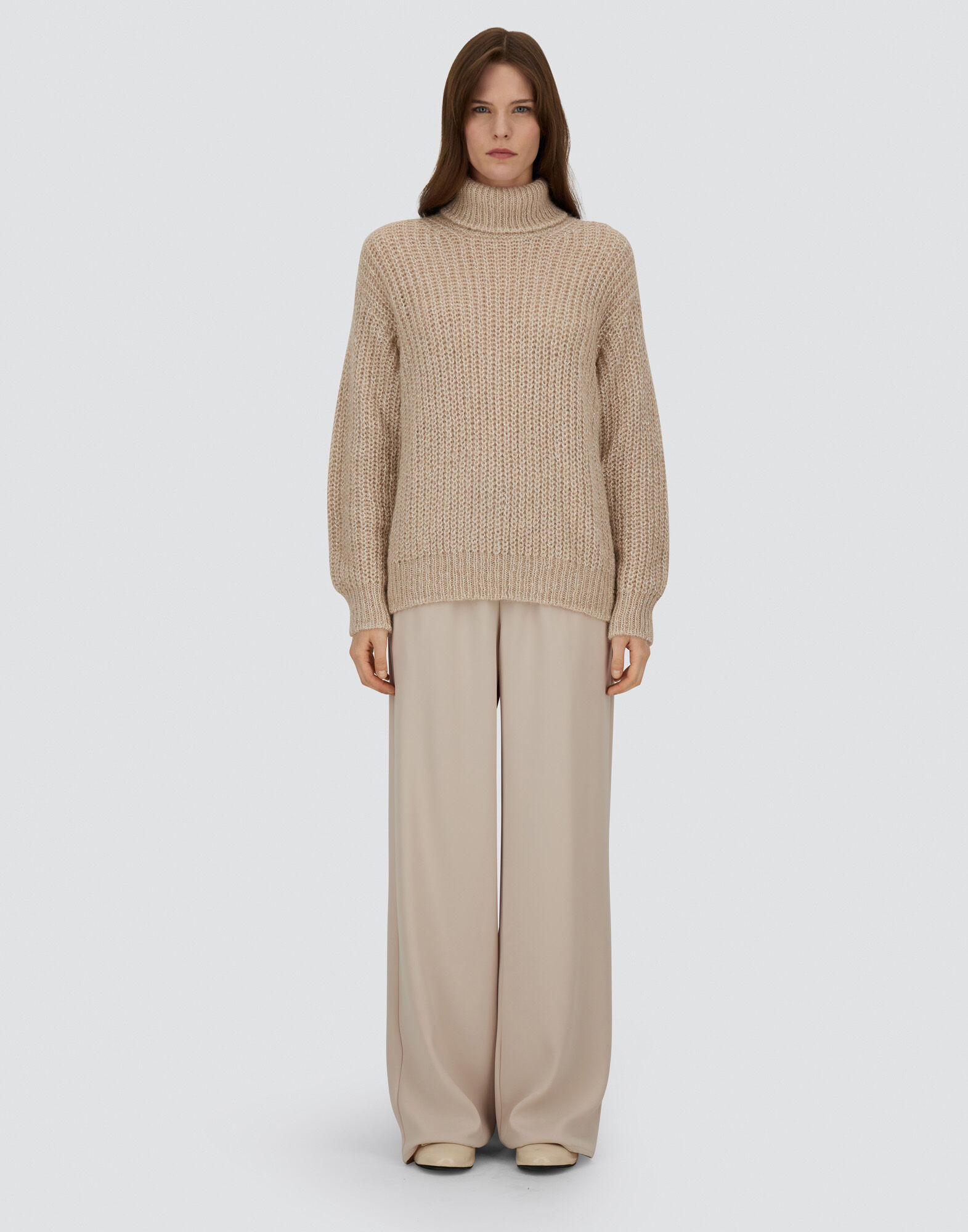TROUSERS IN MATT CREPE SATIN