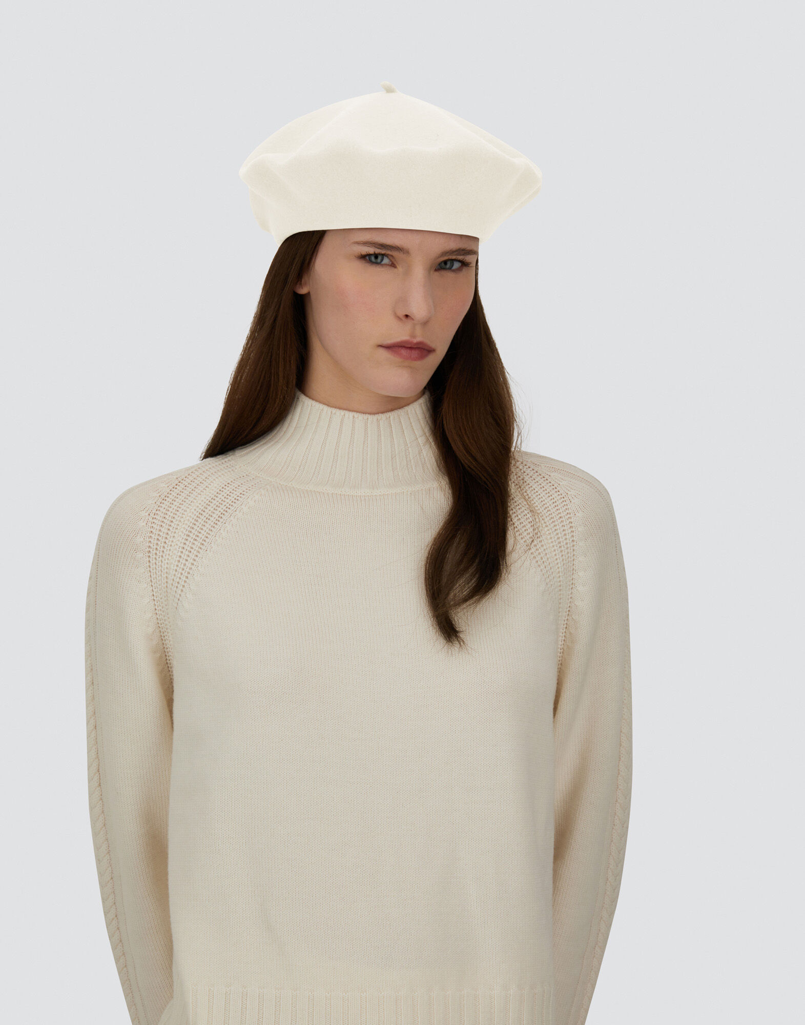 HAT IN PURE WOOL
