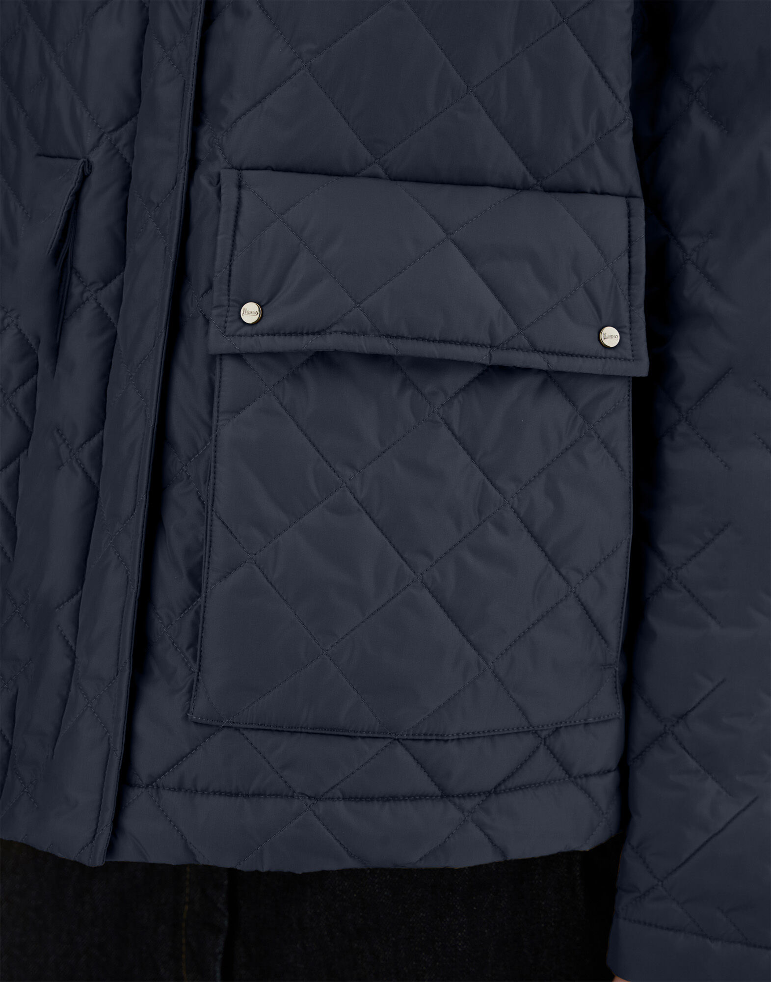 QUILTED CAPE IN NYLON CHAMONIX