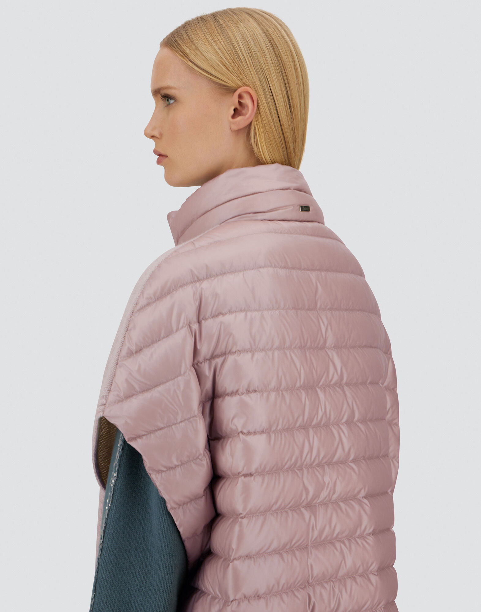 RESORT PONCHO IN KNIT & NYLON ULTRALIGHT