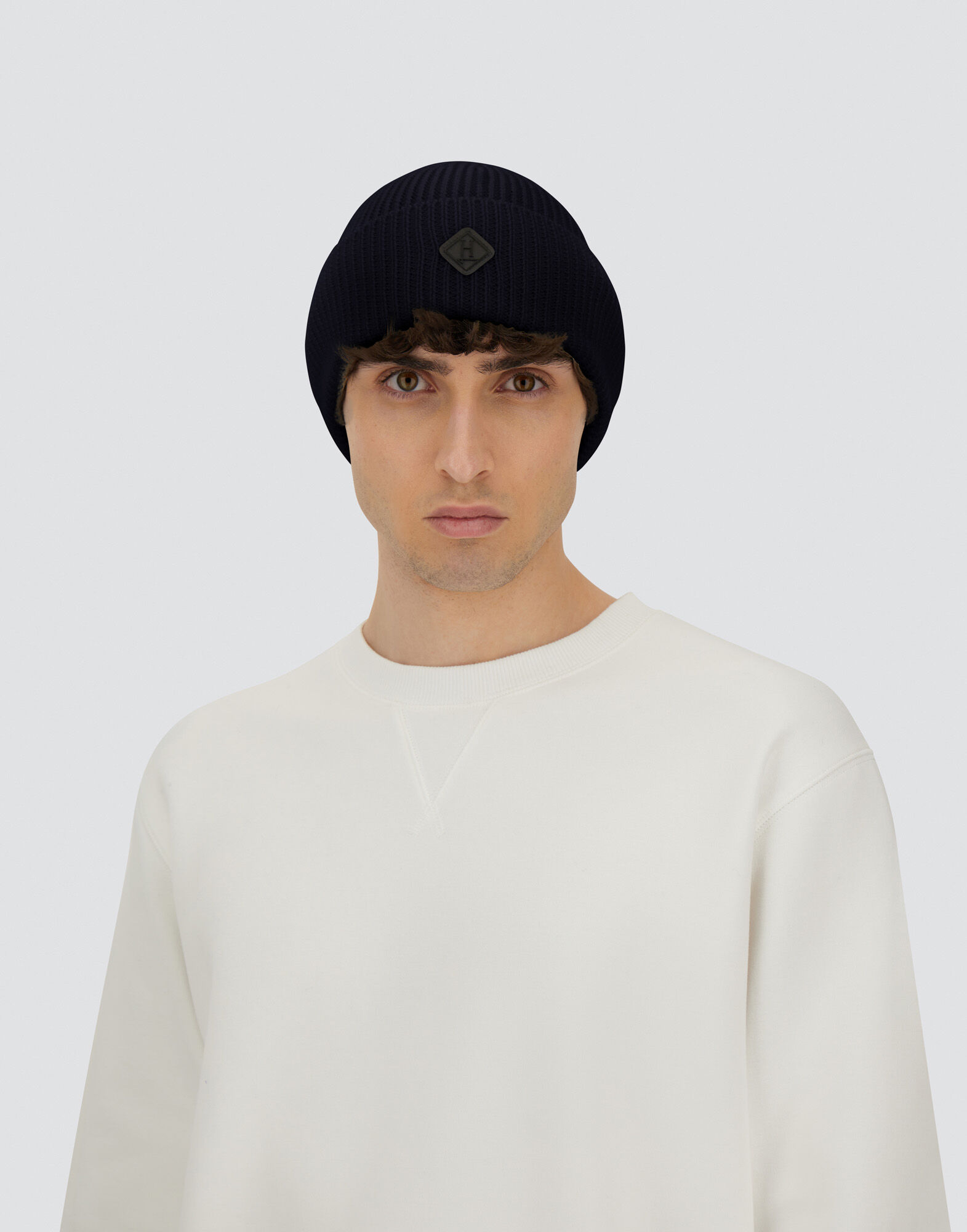 BEANIE IN RIBBED MERINO WOOL
