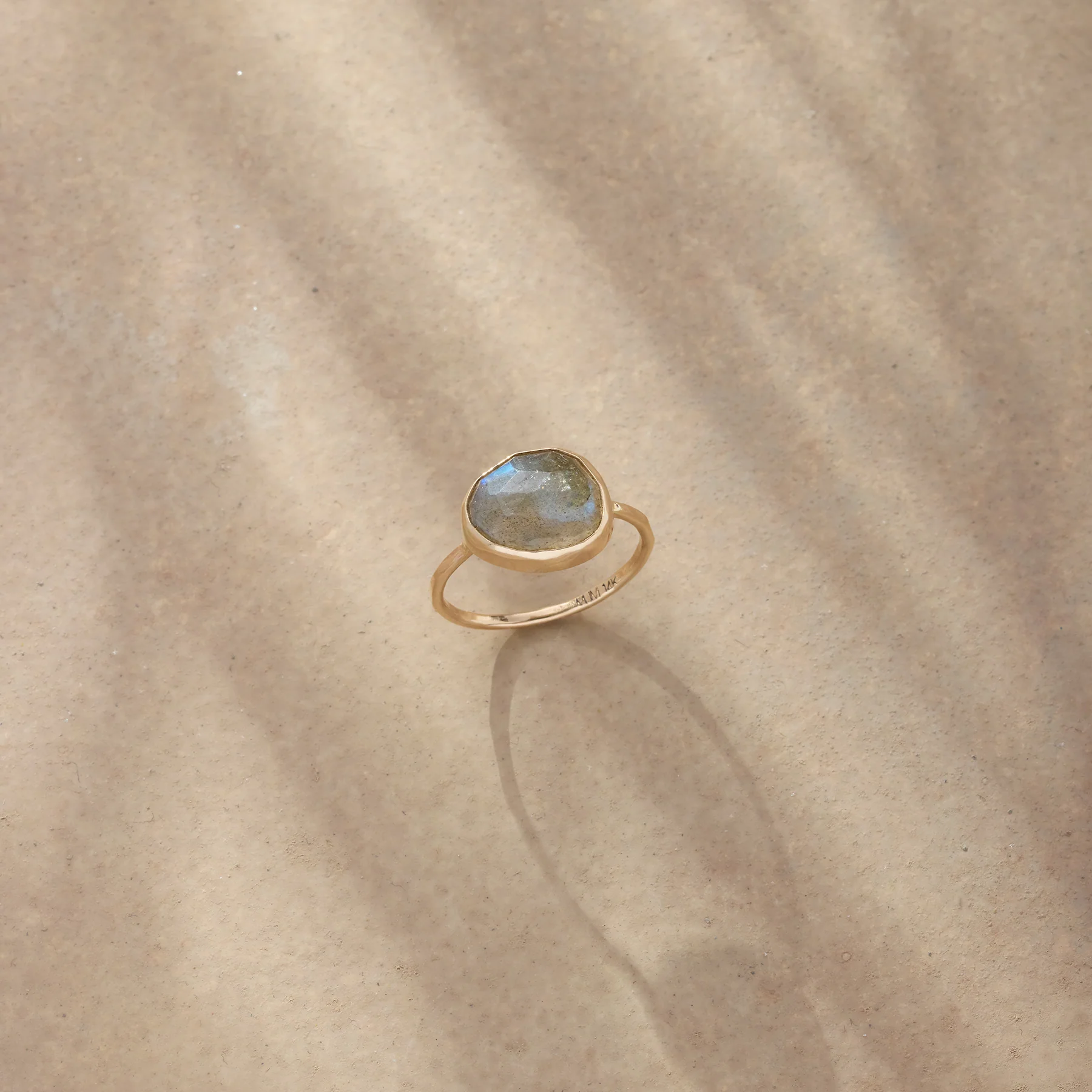 Hypnotic Ring