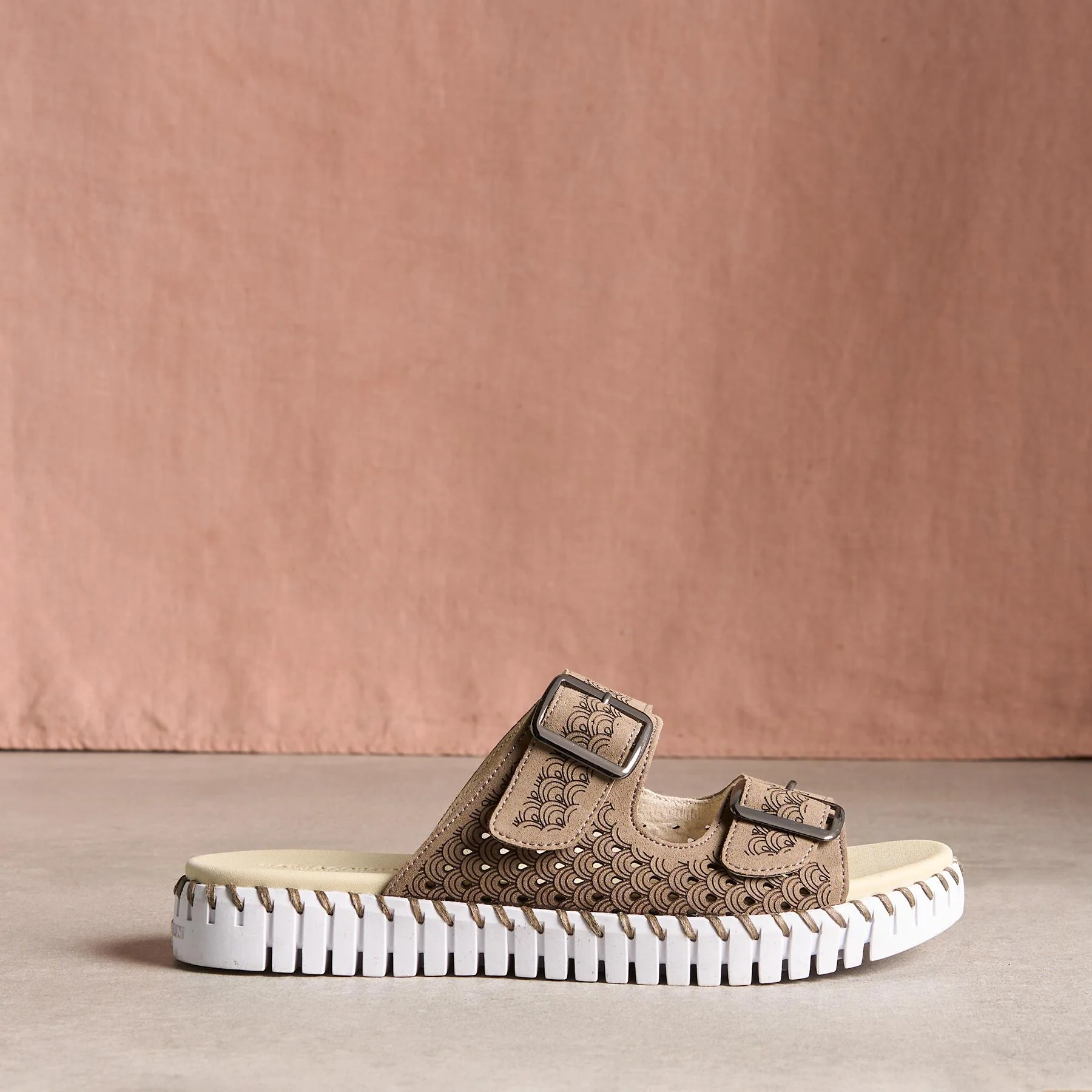 Kumo Sandals