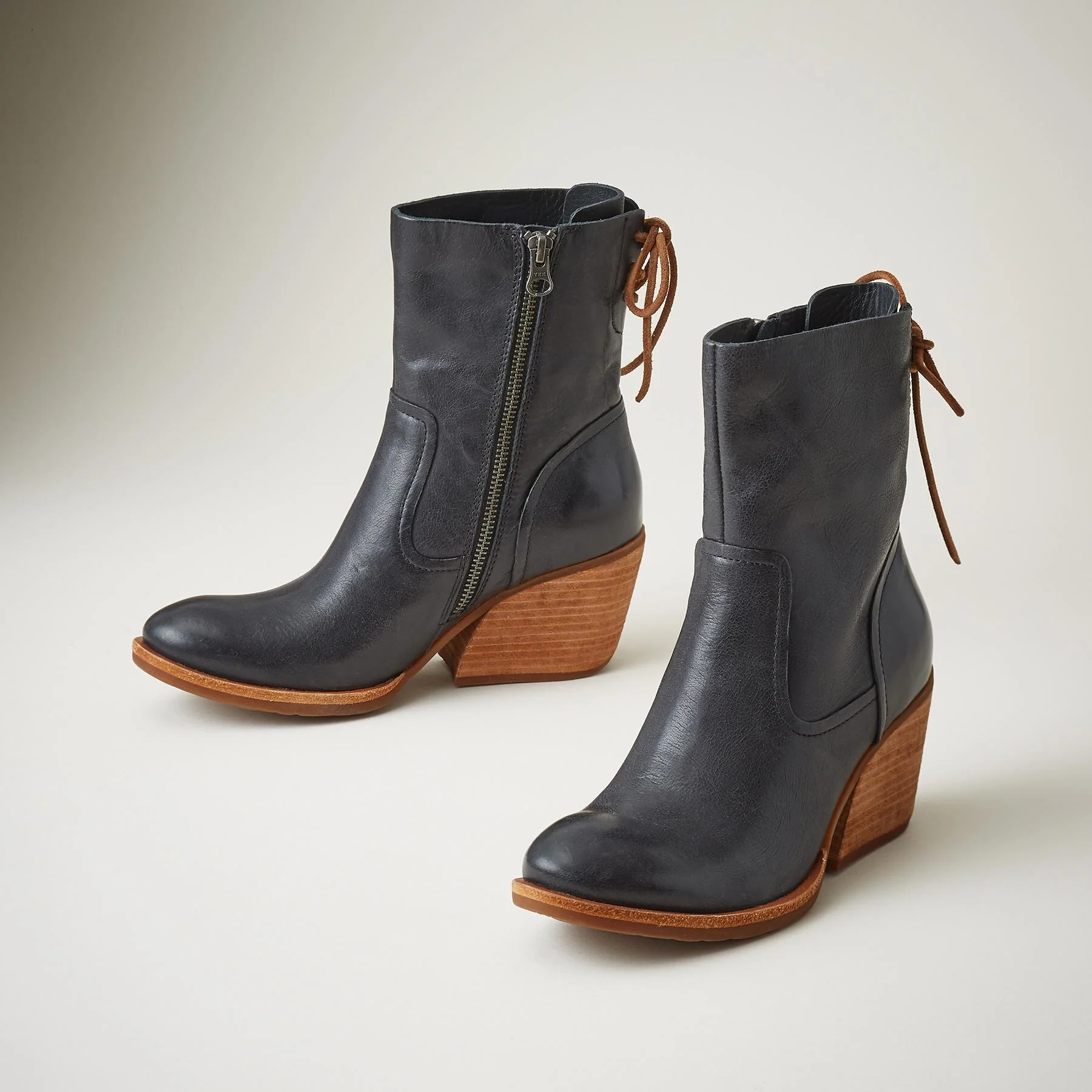 Cherna Boots