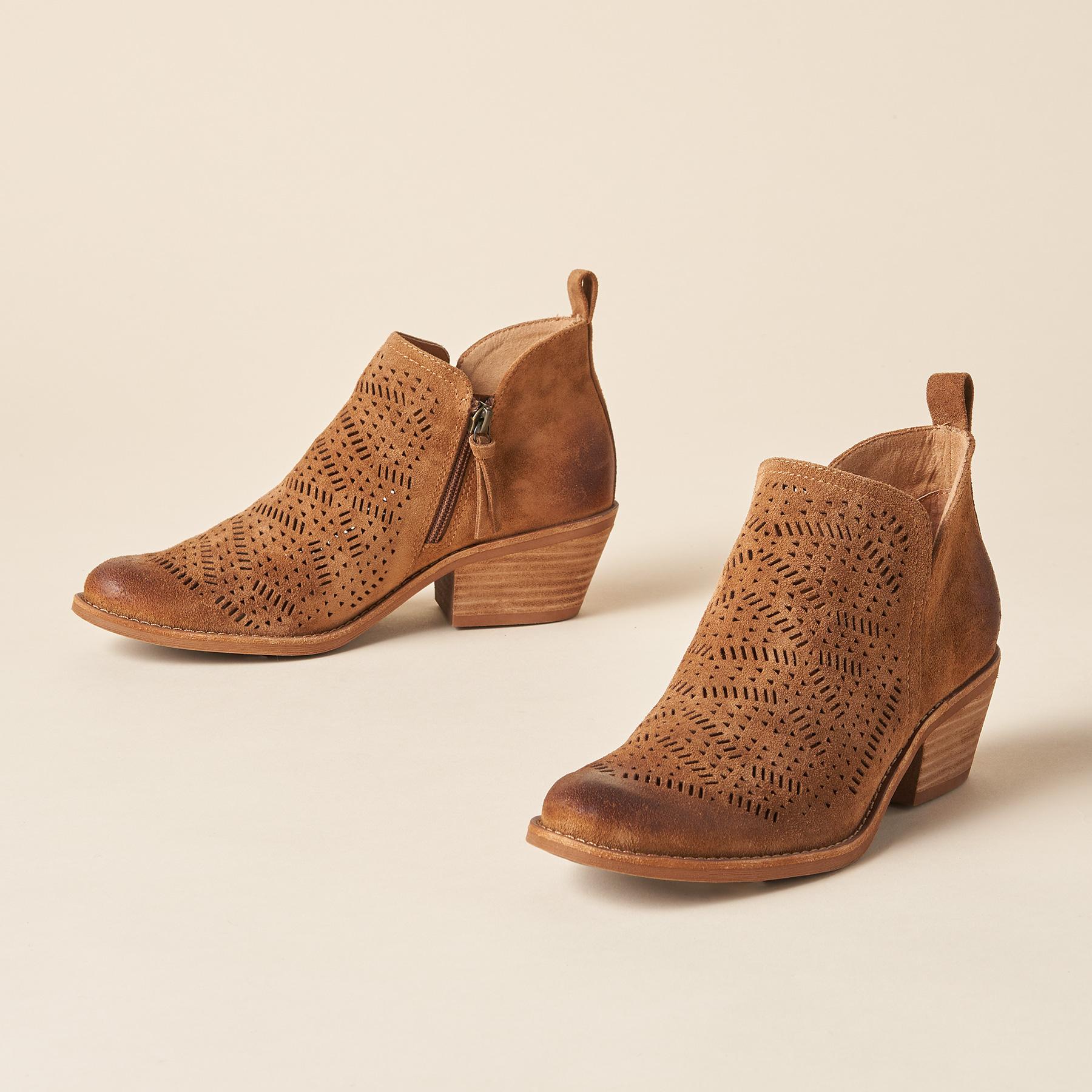 Augustina Boot