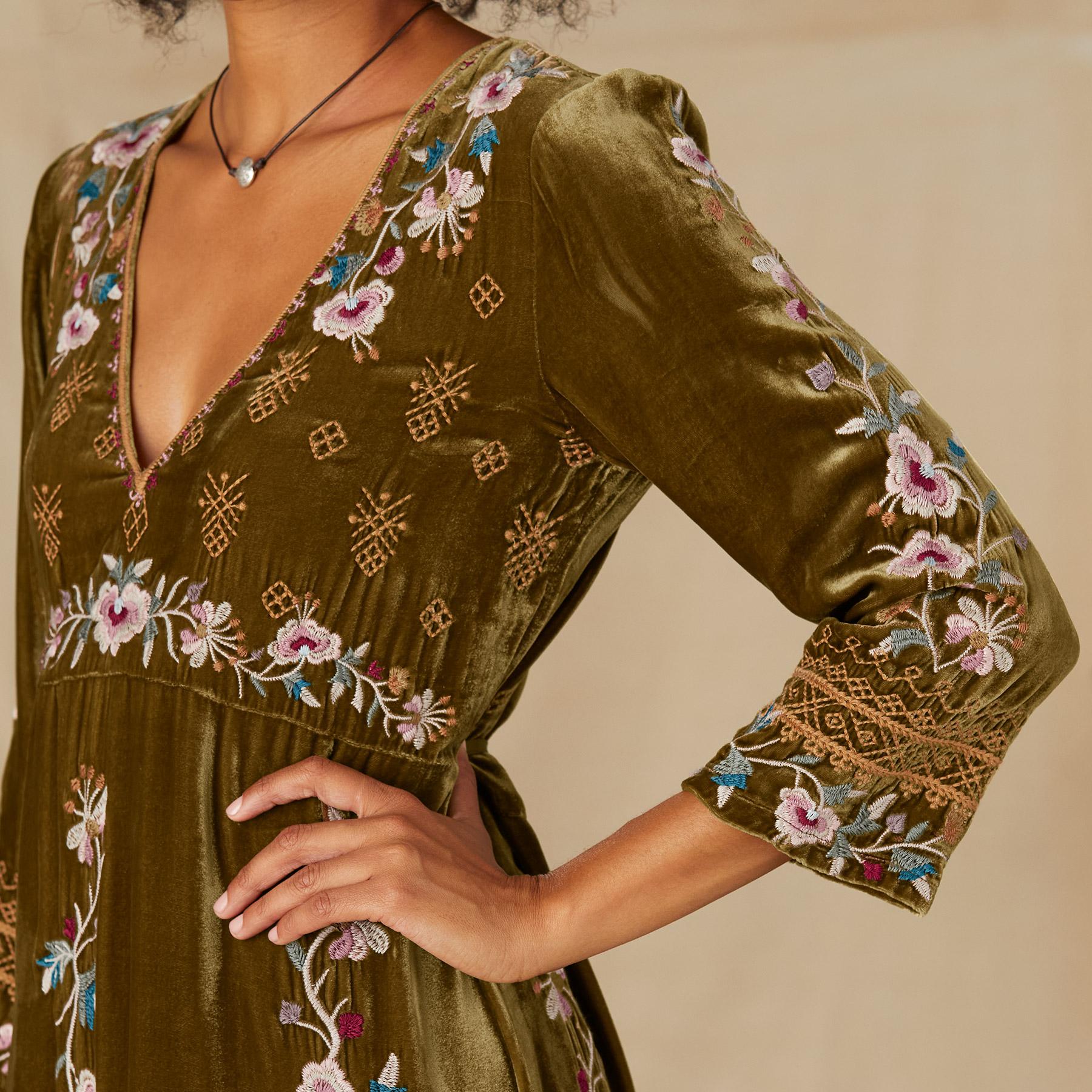 Shalea Velvet Dress