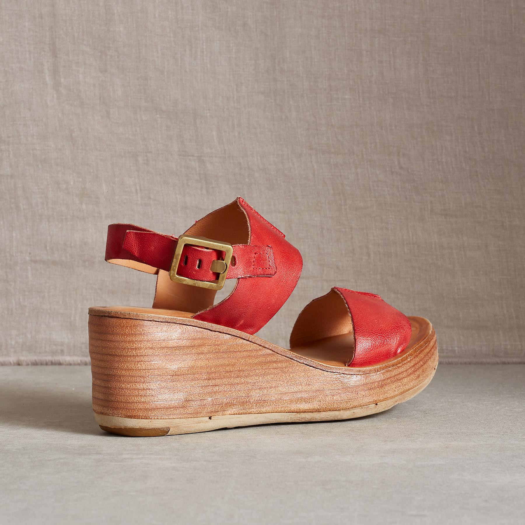 Niv Sandals