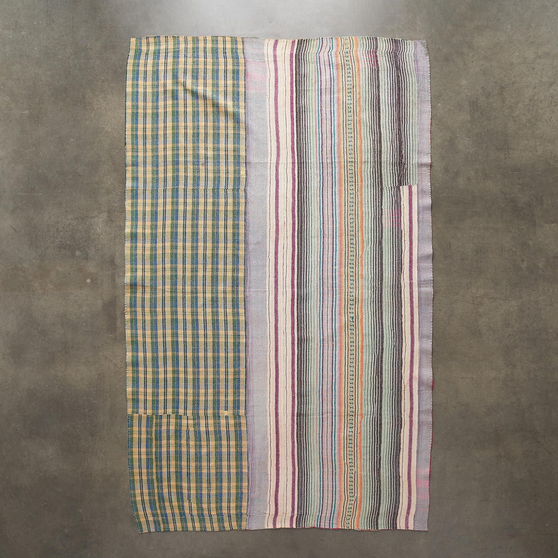 Uttara Sari Throw