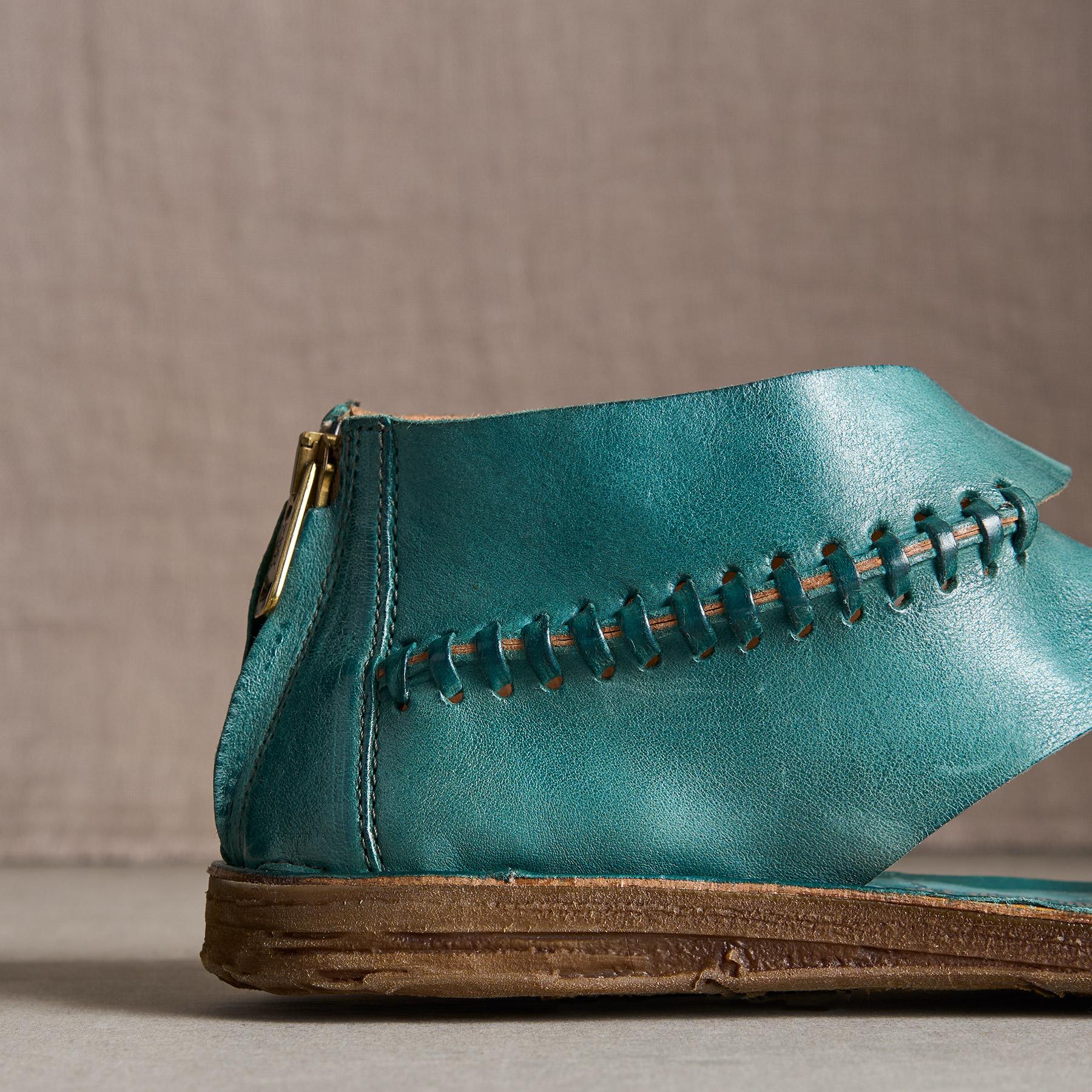 Party Wave Sandals
