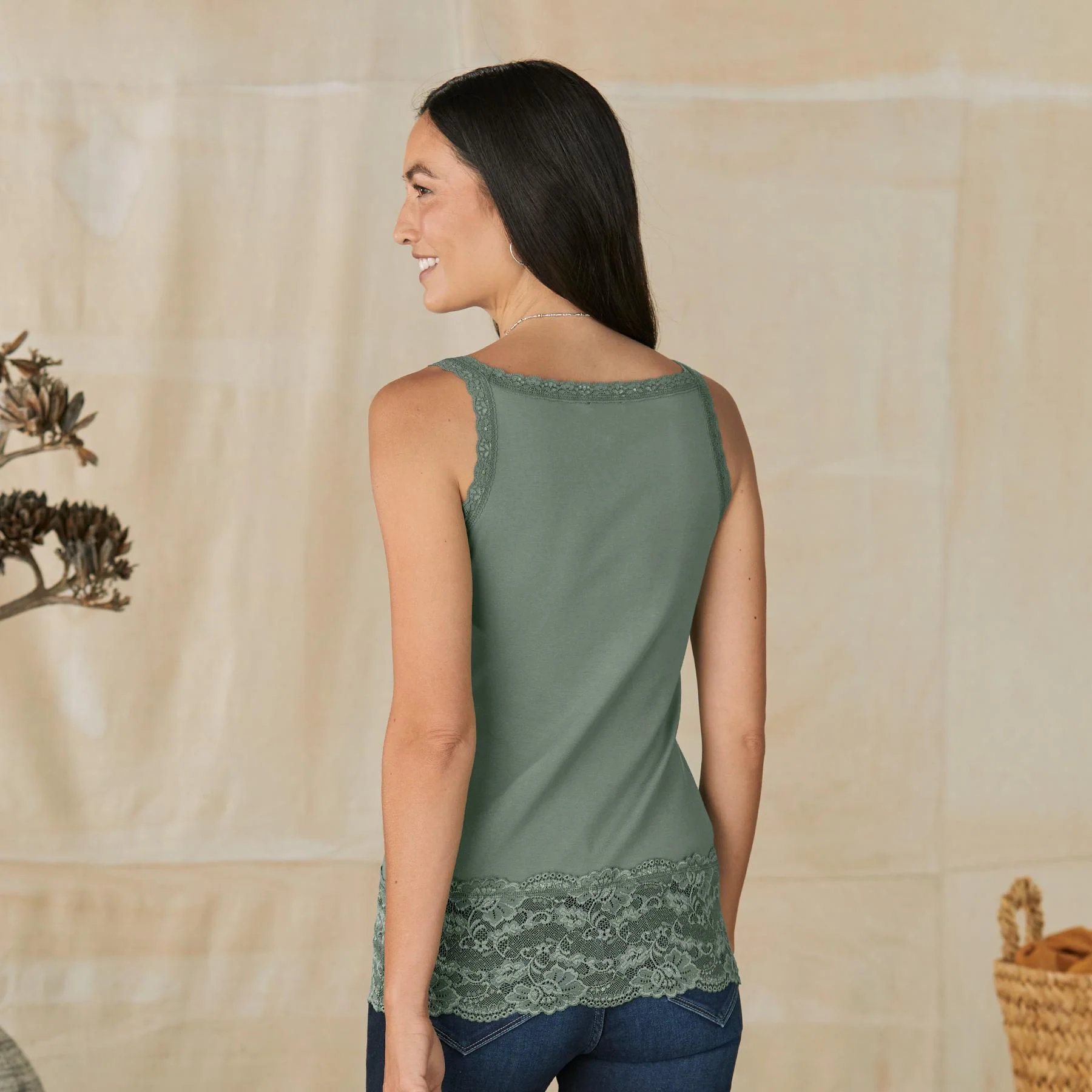 Elan Tank, Petite