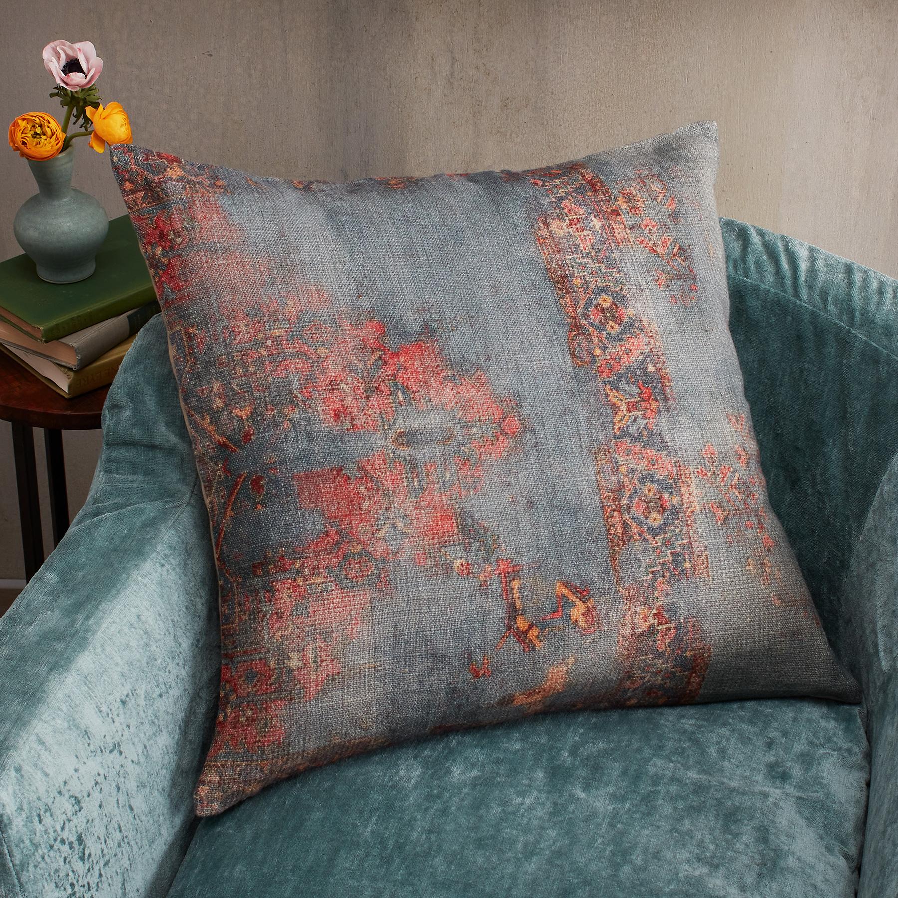 Vannda Blue Pillow