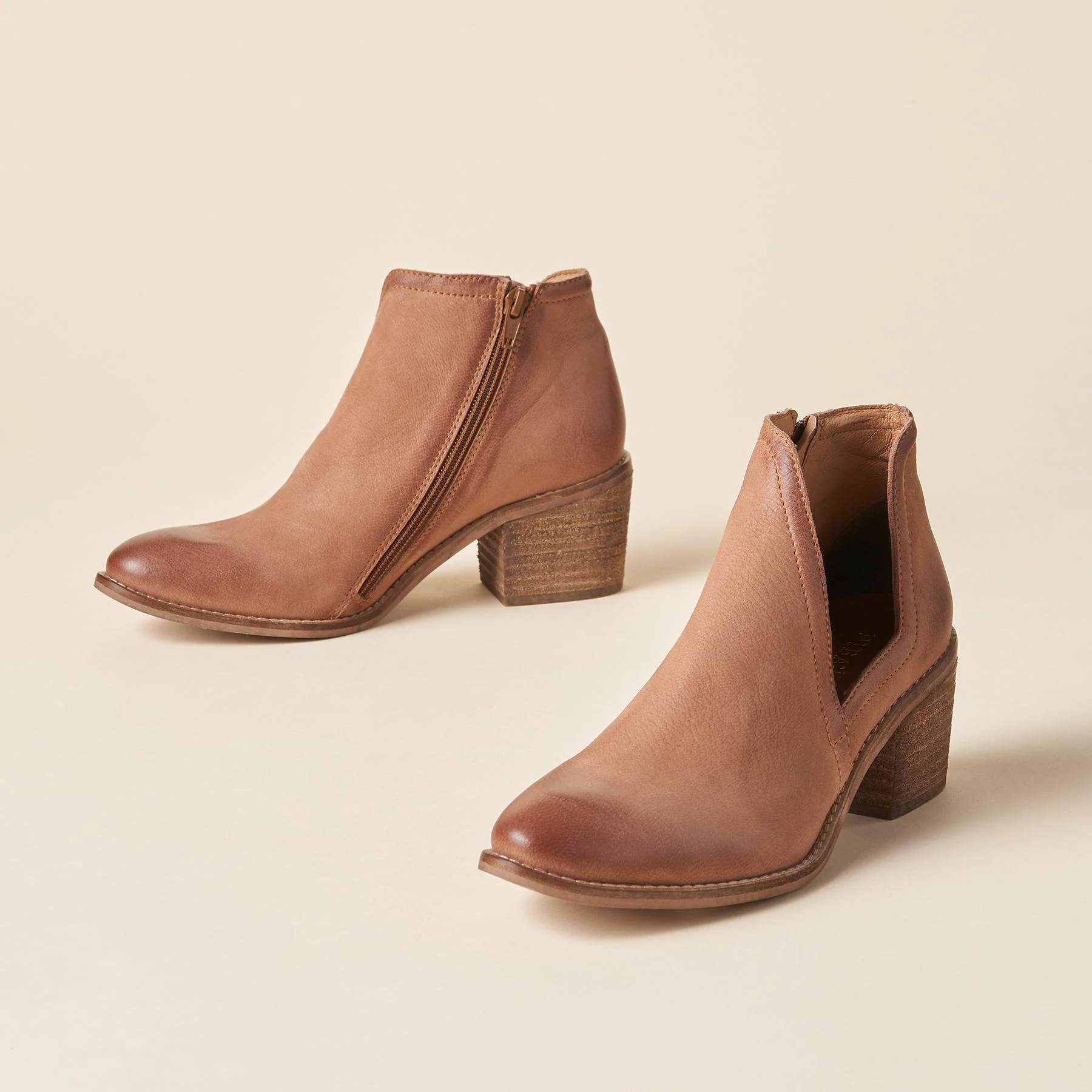Acajou Booties