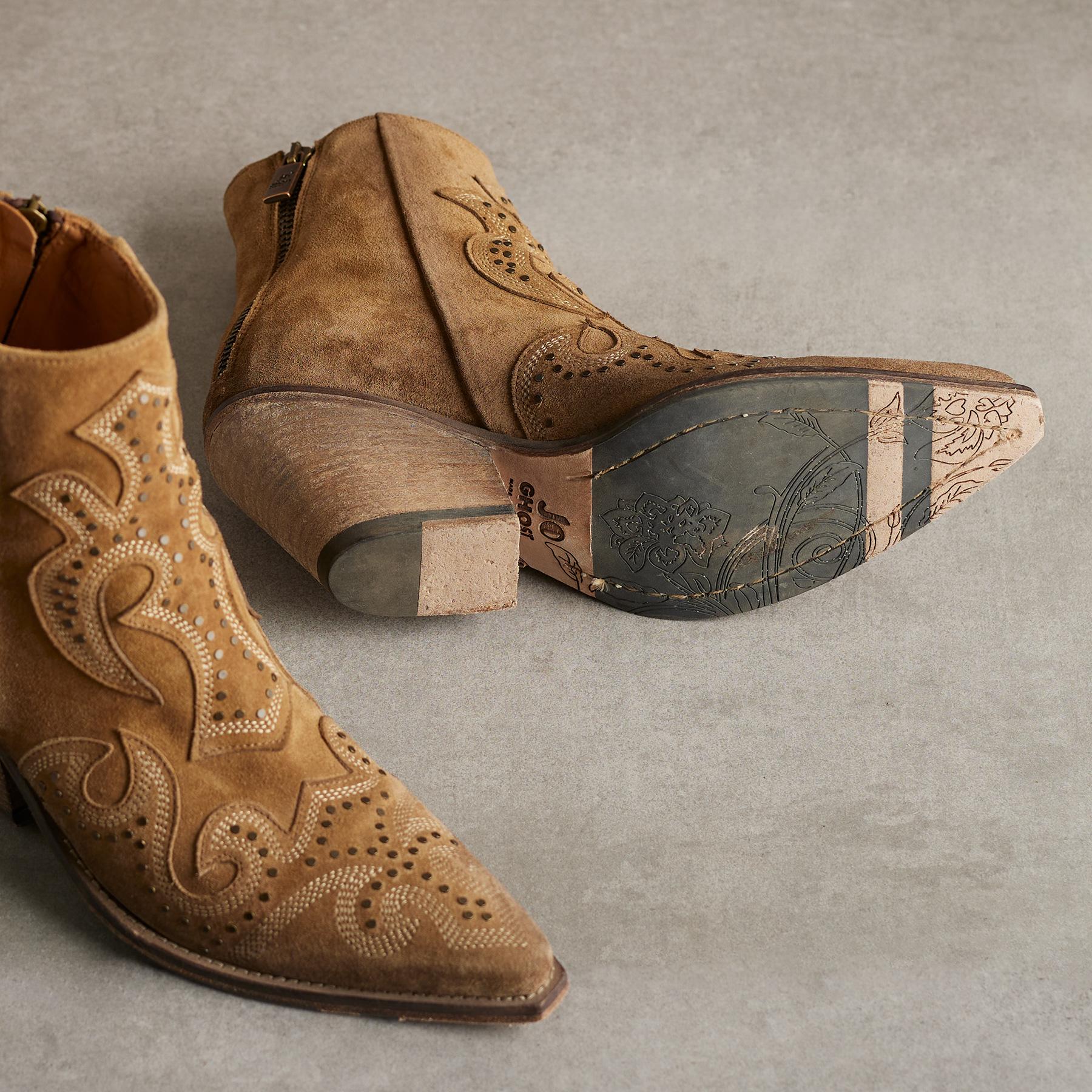 Espalier Boots