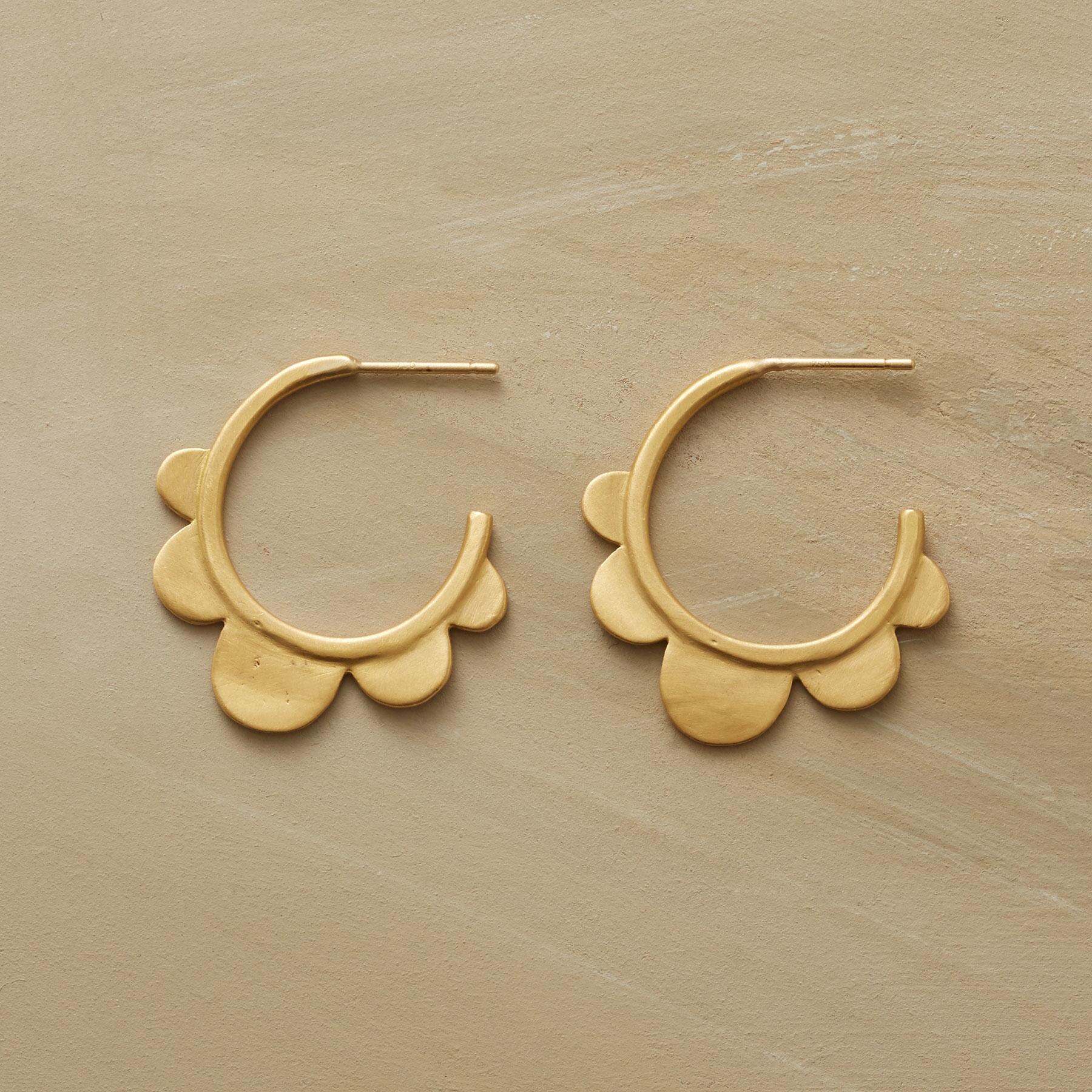 La Folie Hoops